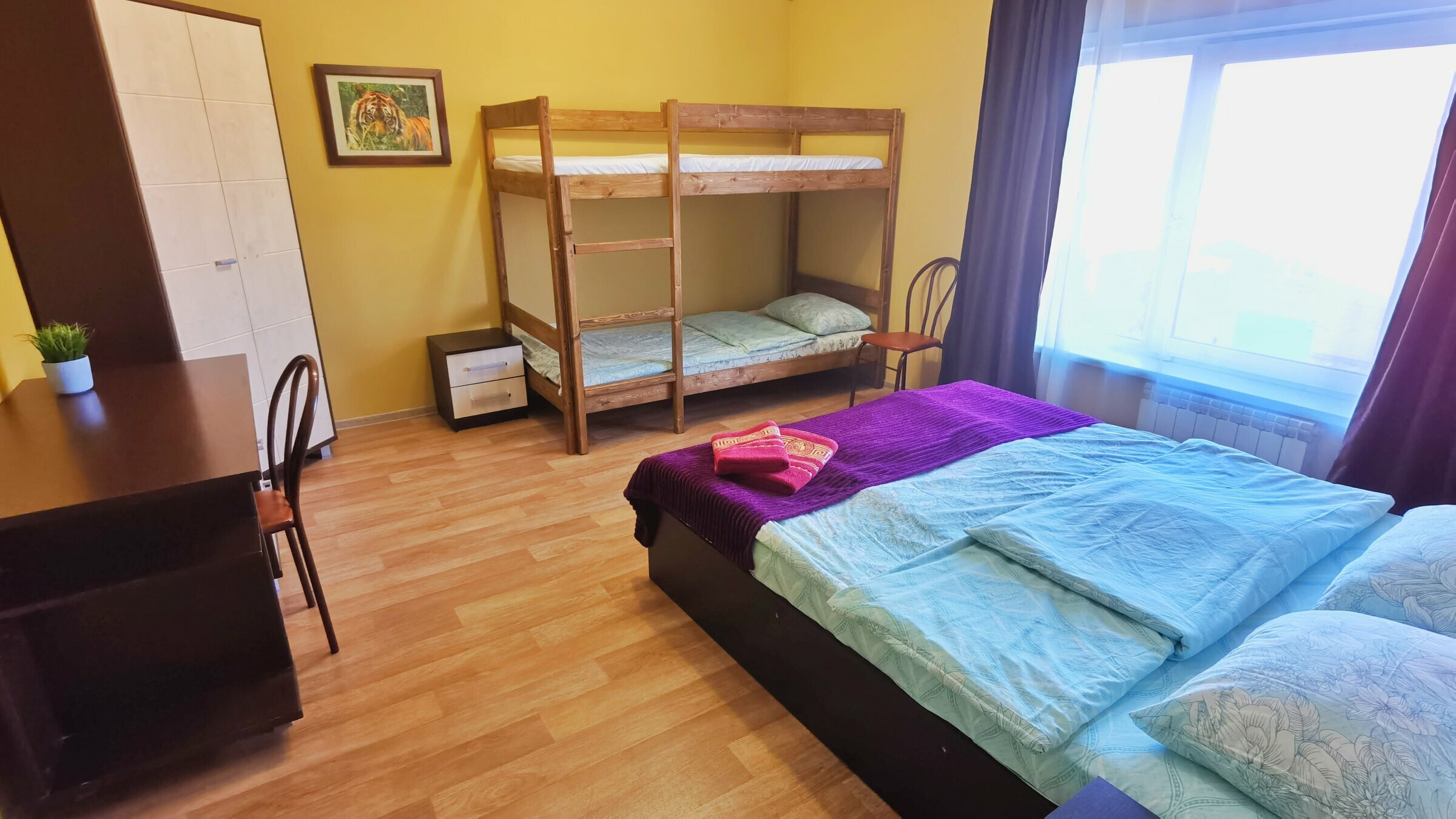 Семейный номер с видом на озеро