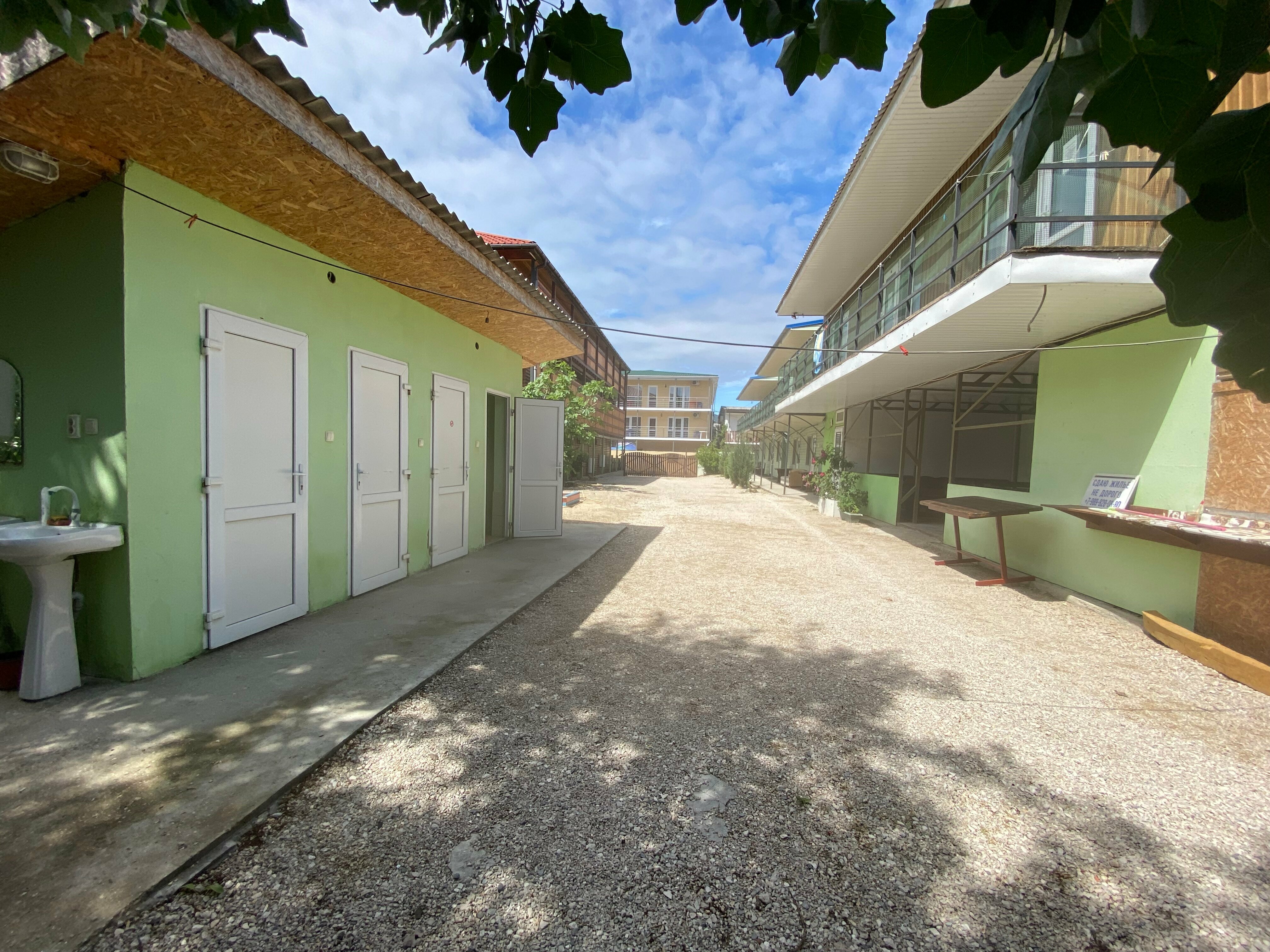 Двухместный номер с 1 кроватью или 2 отдельными кроватями и общей ванной комнатой