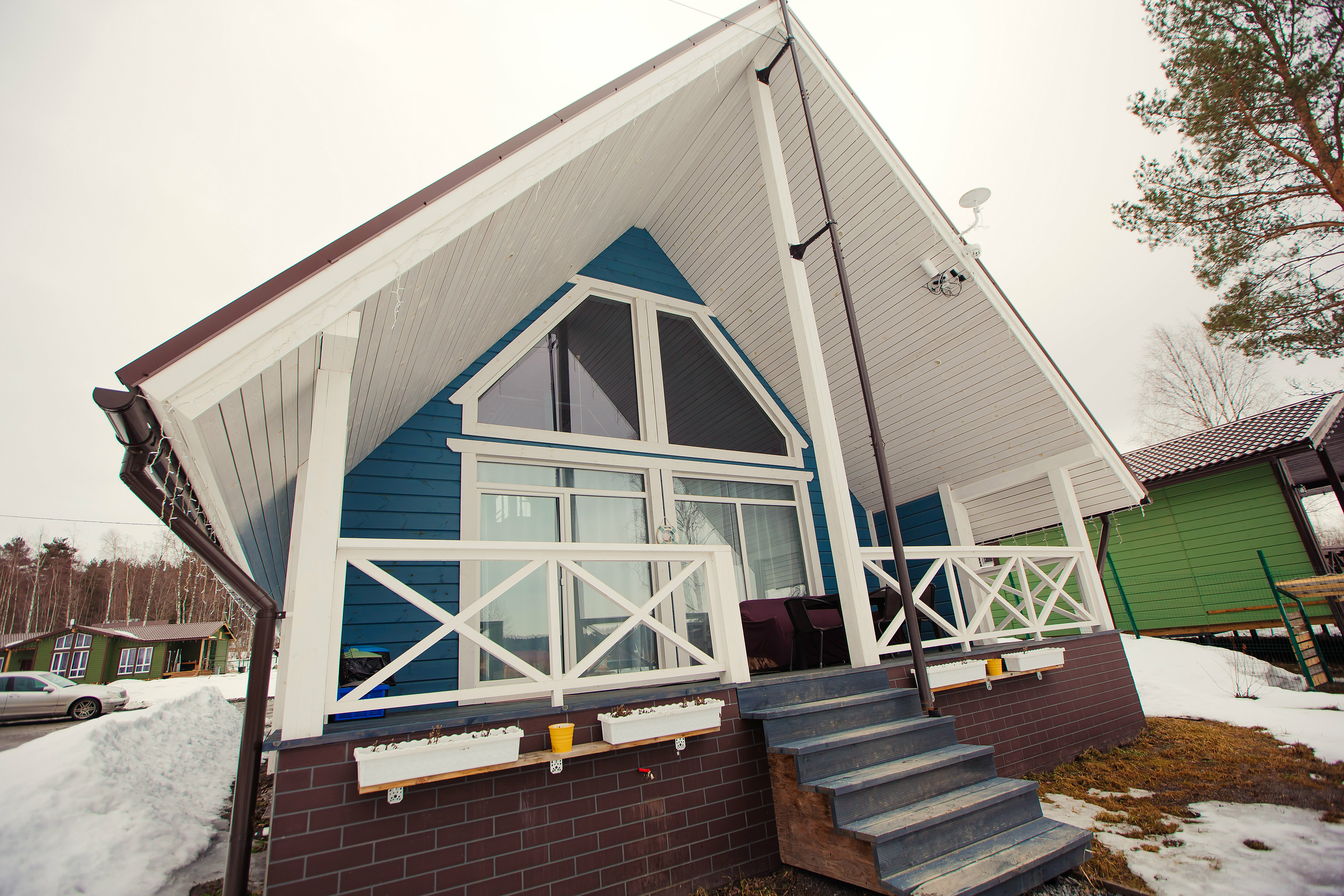 коттедж "Морской" с видом на озеро