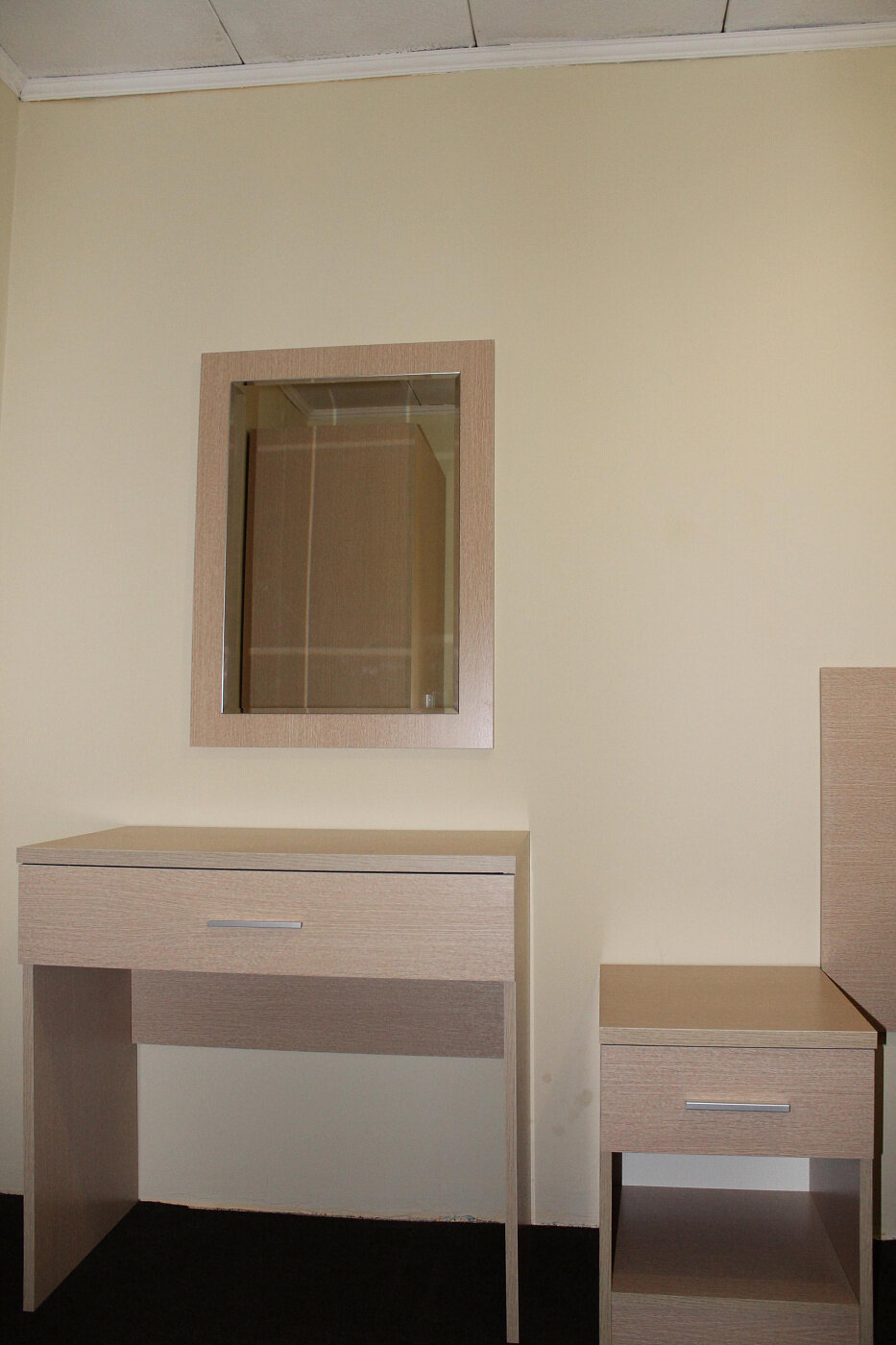 Двухместный номер с 2 отдельными кроватями и общей ванной комнатой