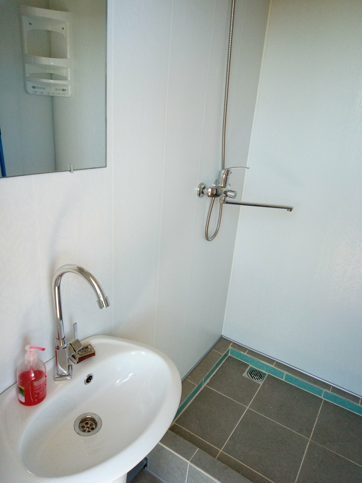 Четырехместный номер эконом-класса