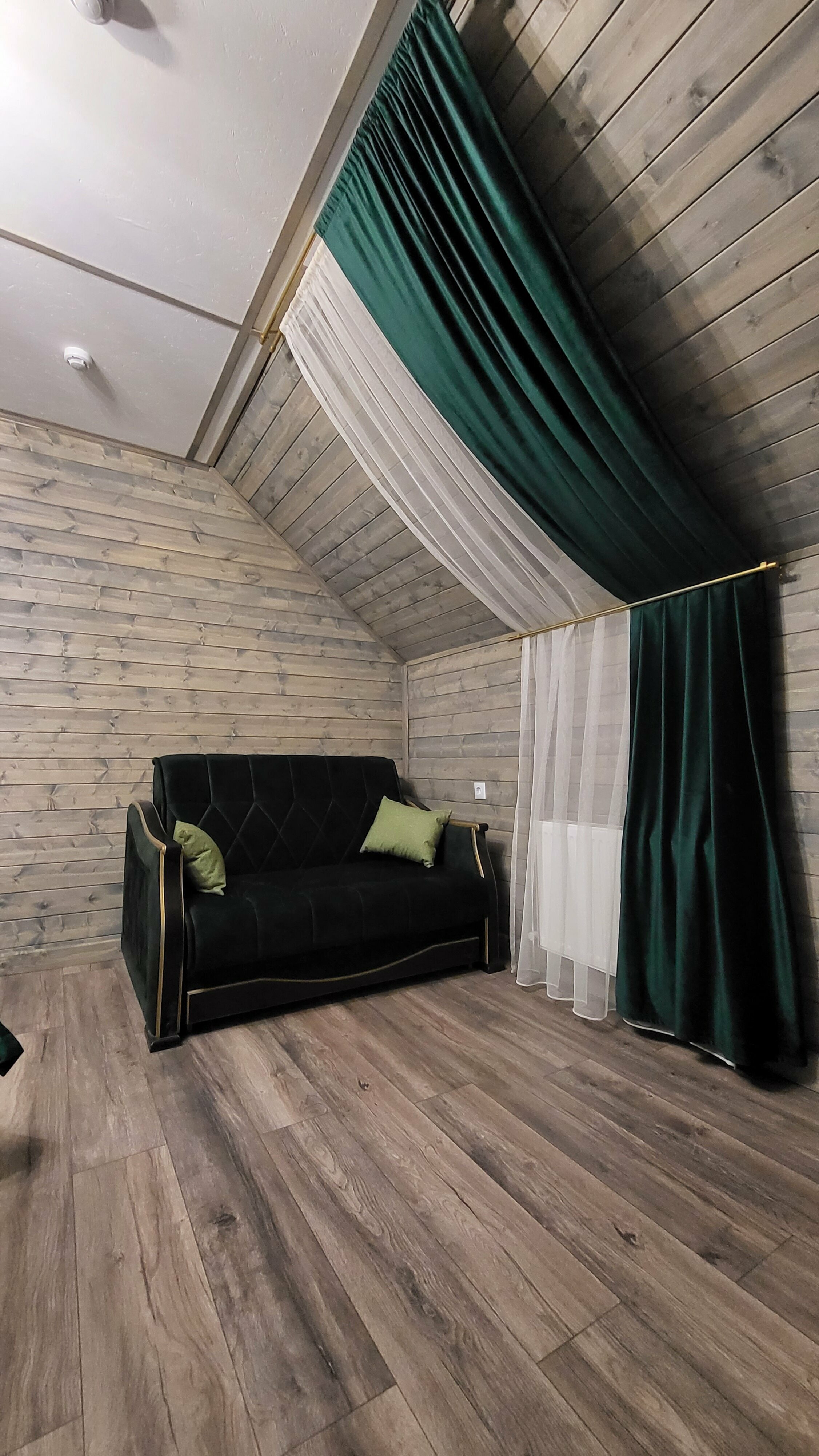 Небольшой двухместный номер с 1 кроватью