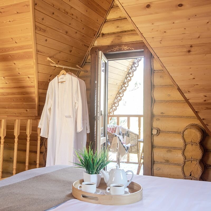 Дом с балконом