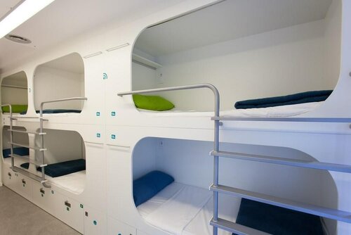 Общее спальное помещение, общий смешанный номер (1 bed in a 12-Bed Dormitory Room) в Dream Cube Hostel