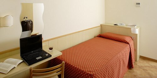 Одноместный номер, вид на сад в Domus Pacis Assisi