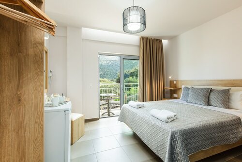 Triple Room with Side Sea View в Gorgona Hotel