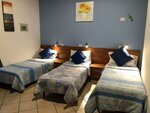 Общее спальное помещение, только для женщин в Freedom Traveller Hostel