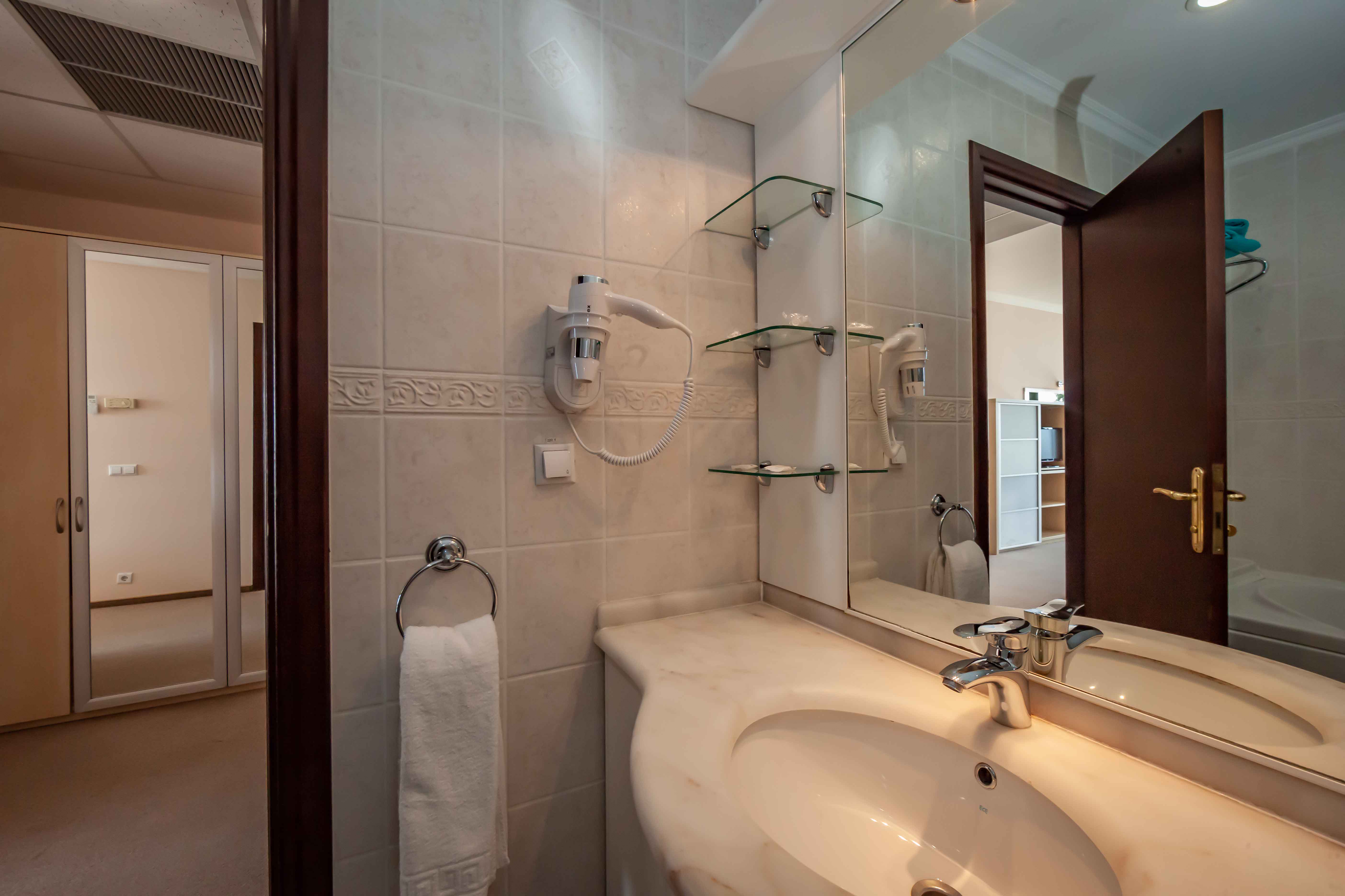 Трехместный номер Делюкс с видом на море