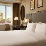 Номер делюкс с 1 двуспальной кроватью в DoubleTree by Hilton Kazan City Center