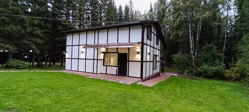 Коттедж с видом на лес