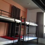 Общее спальное помещение, общий смешанный номер (Bed in 12-Bed) в Bondi Backpackers Nha Trang - Hostel