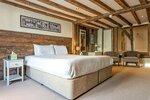 Улучшенный четырехместный номер в The Sun Inn