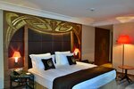 Executive Deluxe King Room в Warwick Hotel