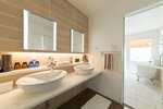 Люкс (B) в Crystal Villa Shirahama