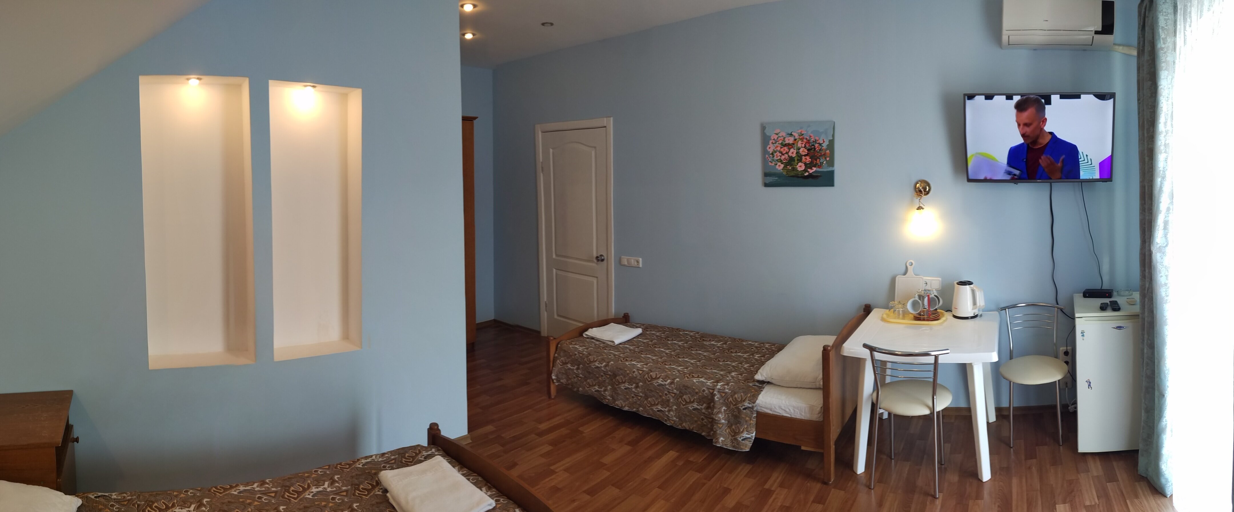 Трехместный номер с балконом