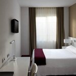 Базовый двухместный номер, одноместное размещение, 1 спальня в URH Ciutat de Mataró