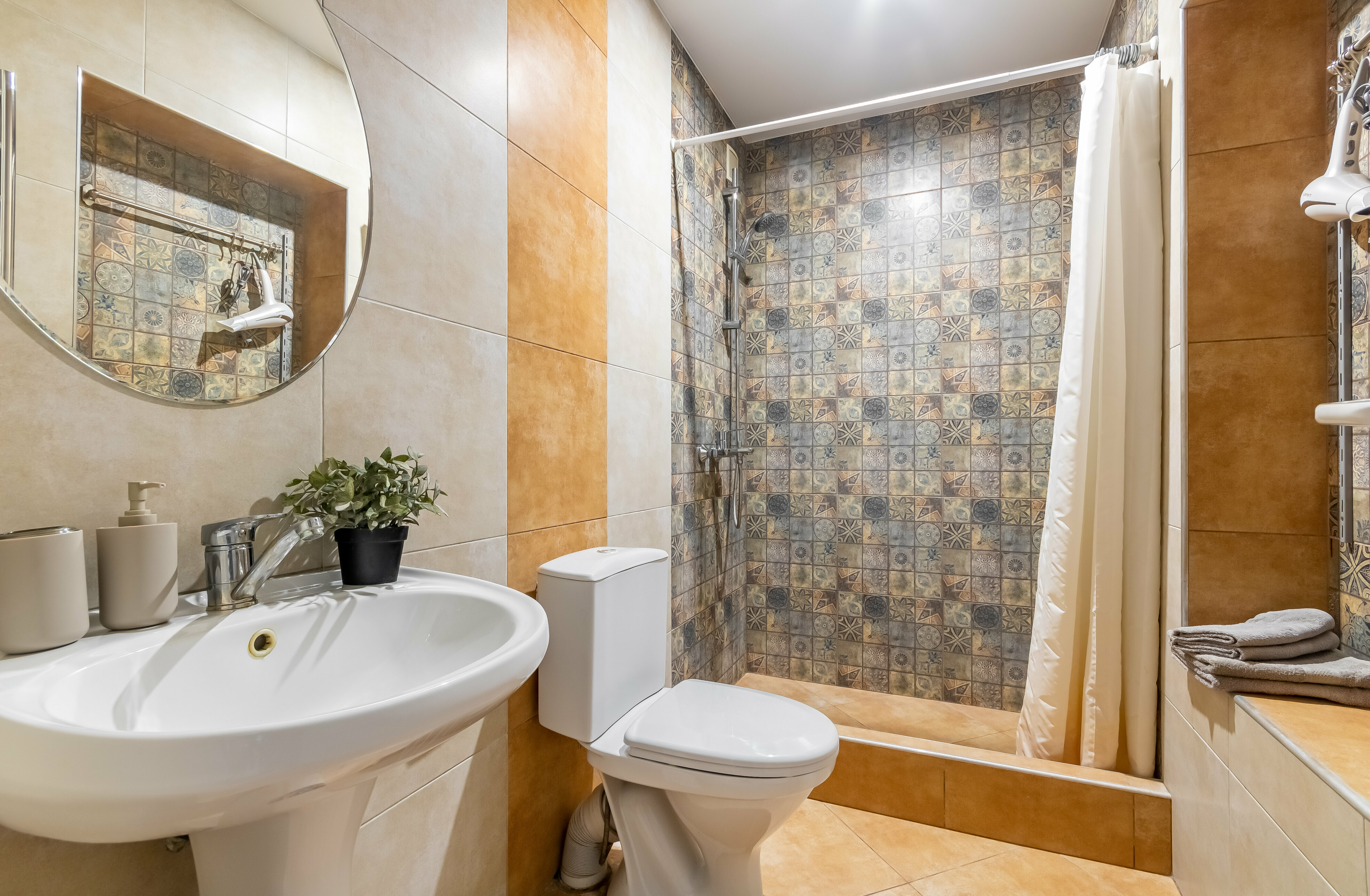 Двухкомнатные апартаменты с кухней и отдельным входом