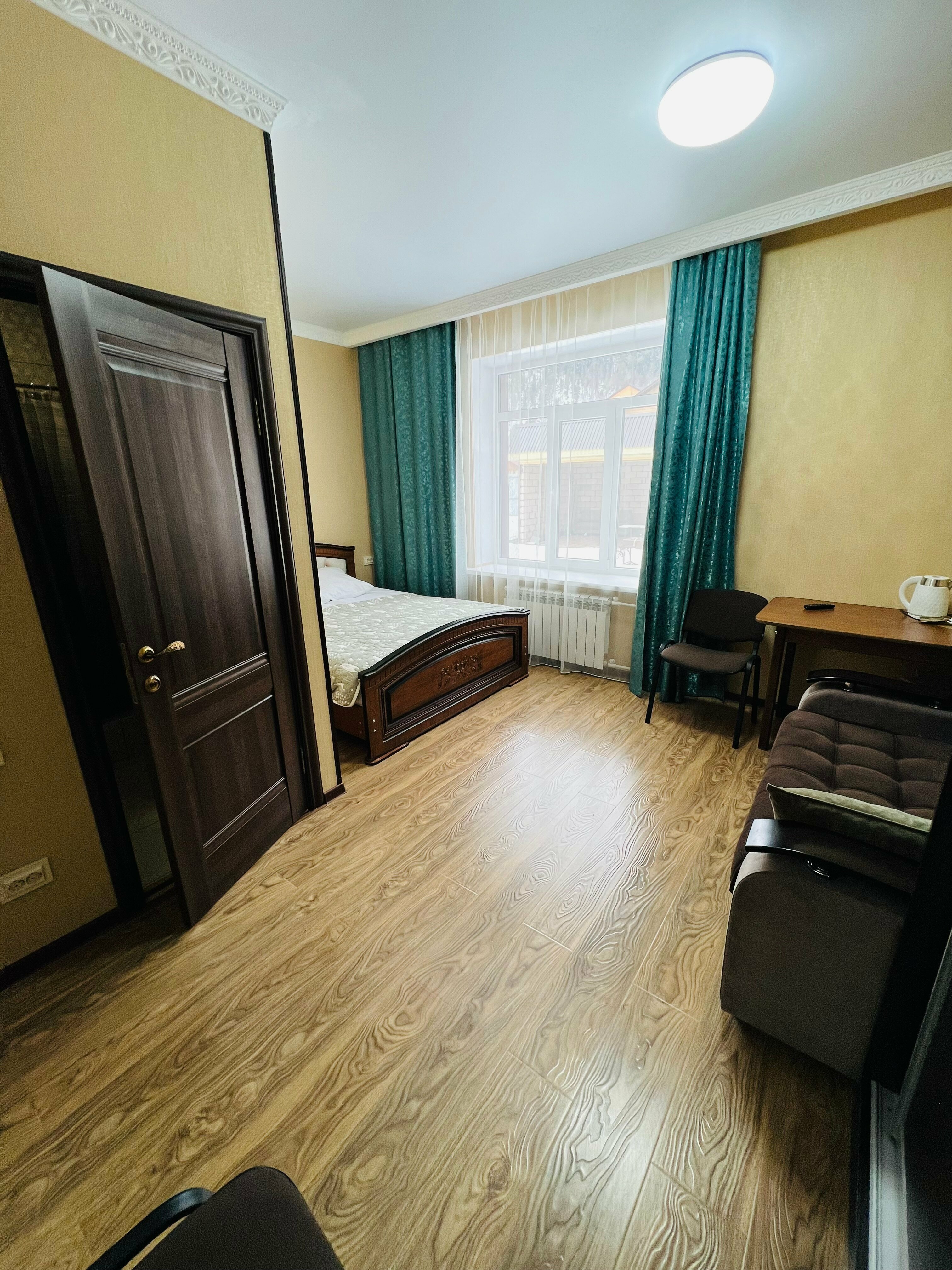 Семейный номер с видом на горы