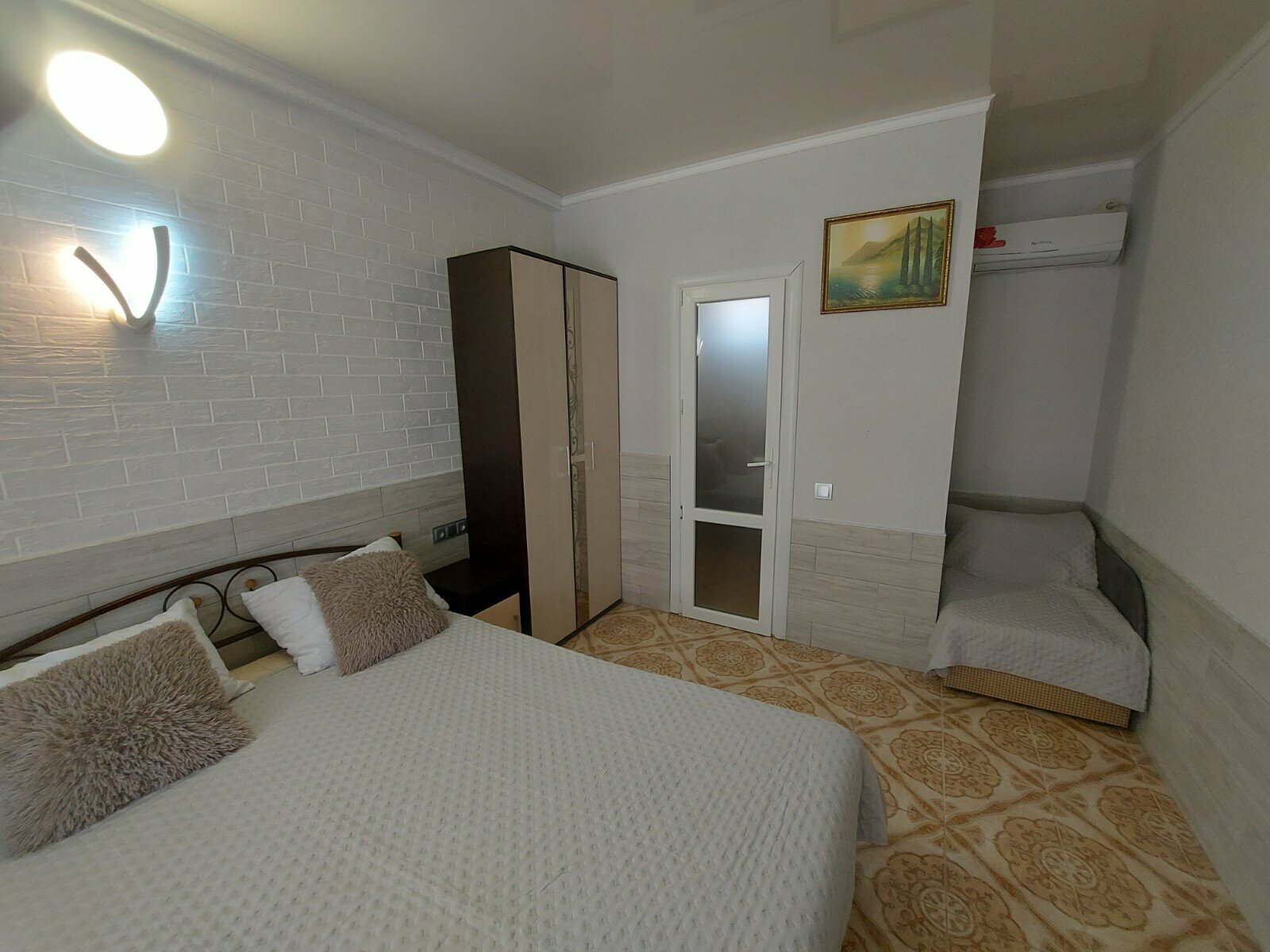 Улучшенный трехместный номер