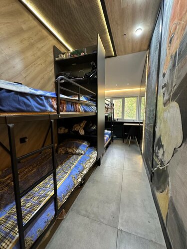 Двухуровневый четырехместный номер