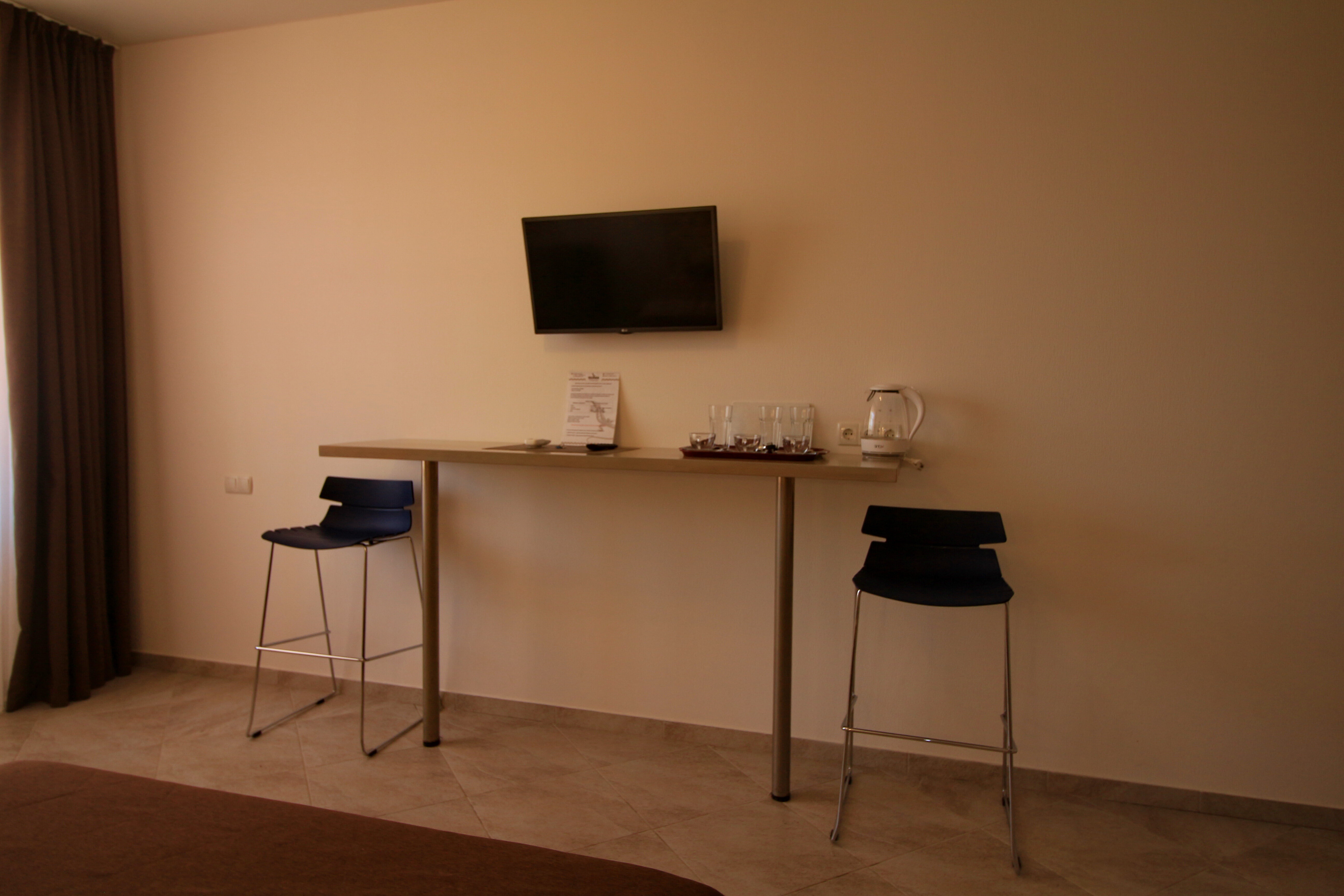 Трехместный номер с балконом