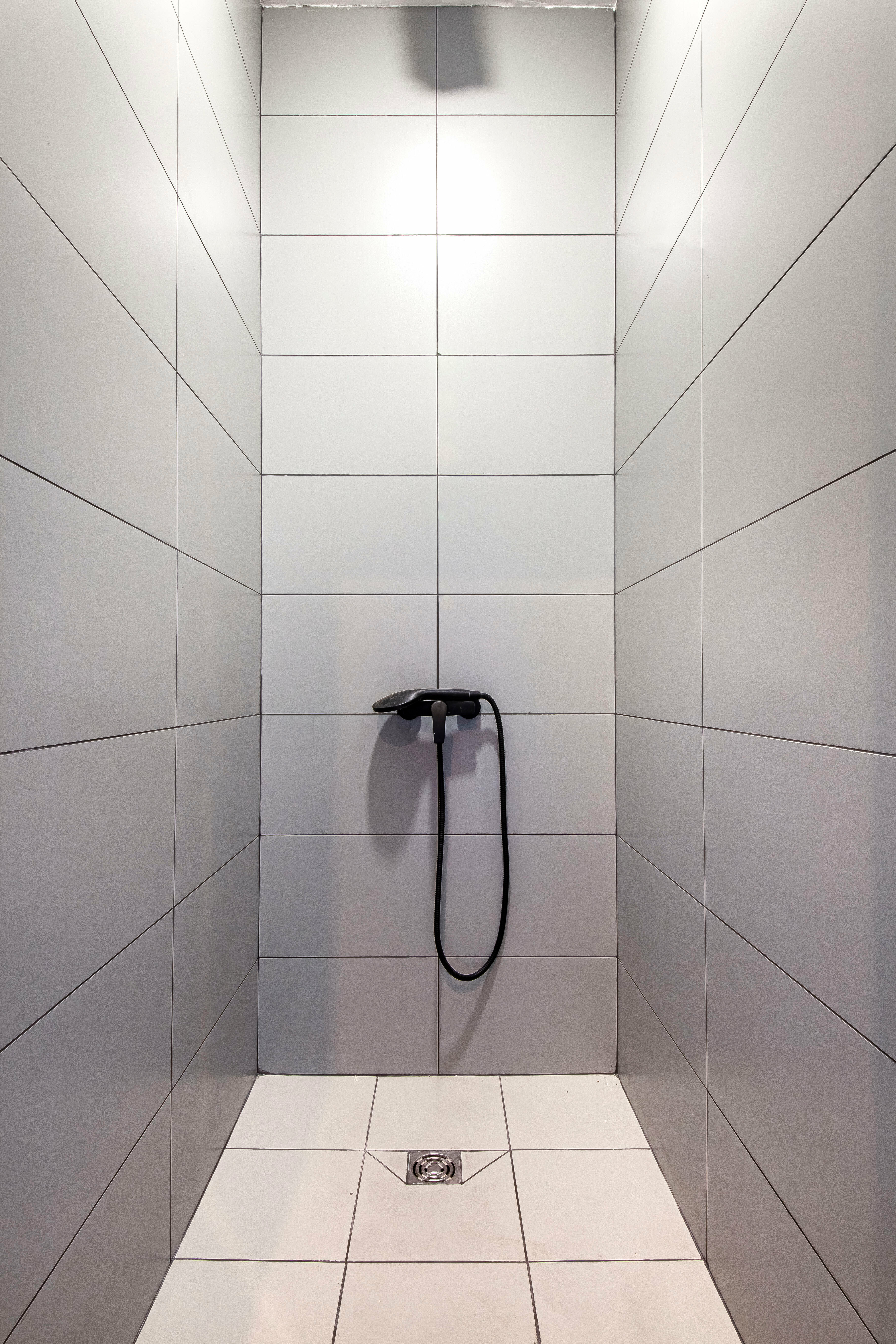 Односпальная кровать в общем номере