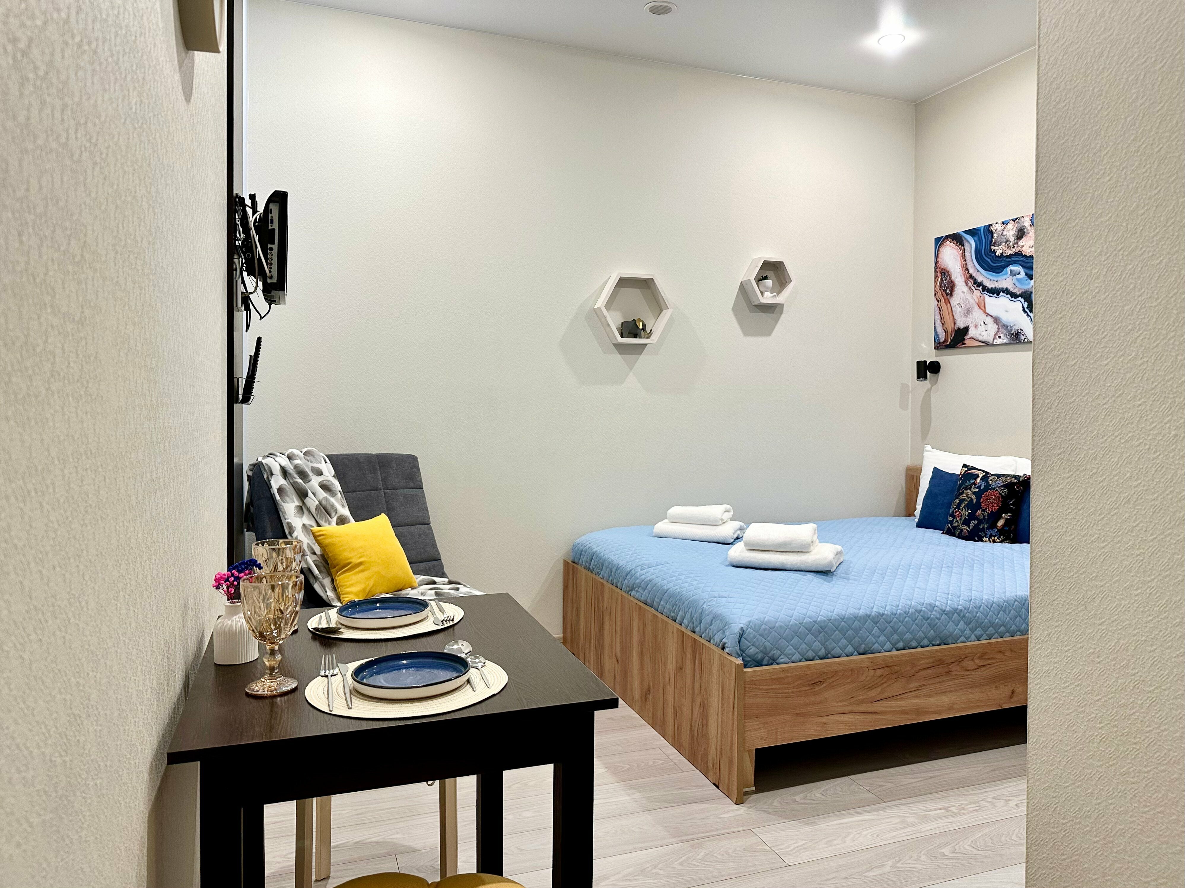 Двухместный номер с двуспальной кроватью и дополнительной кроватью