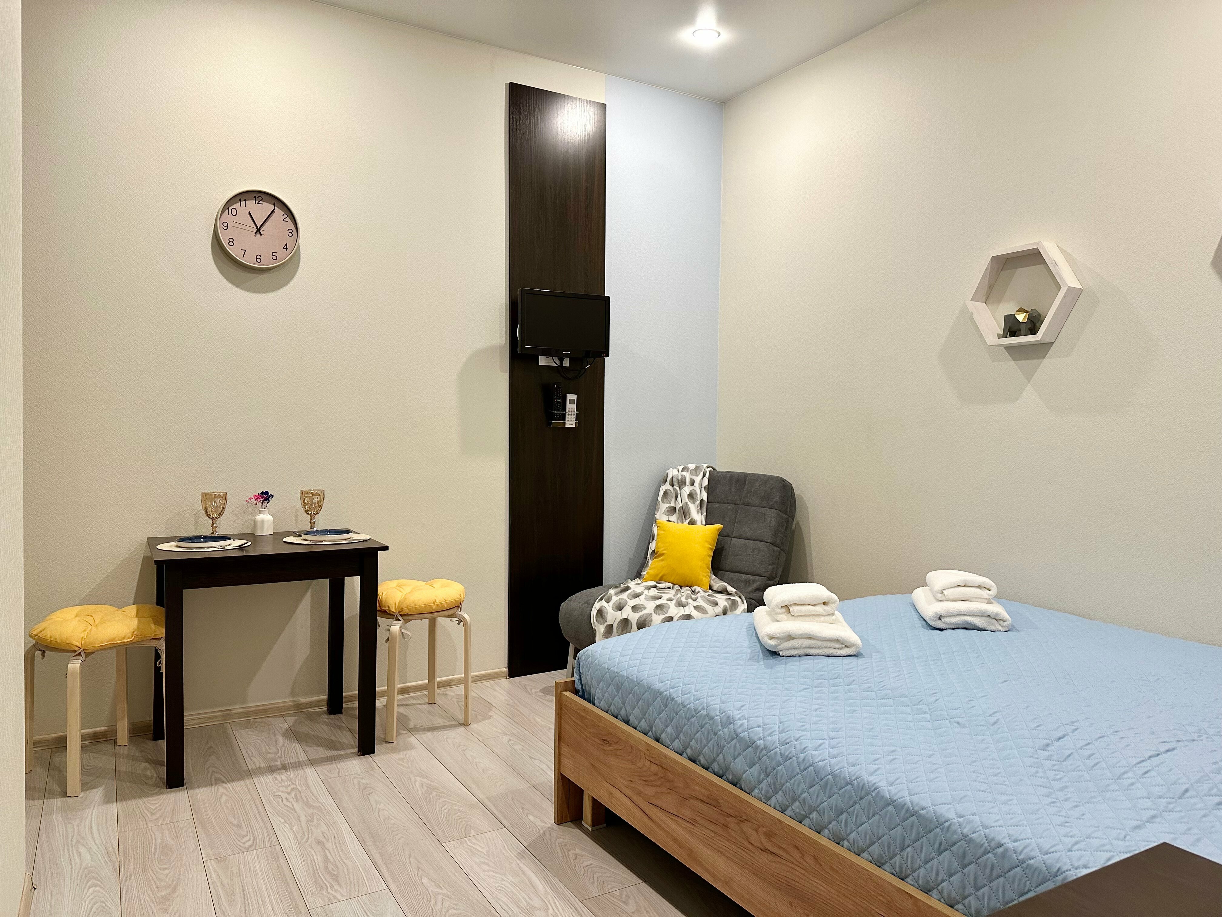 Двухместный номер с двуспальной кроватью и дополнительной кроватью