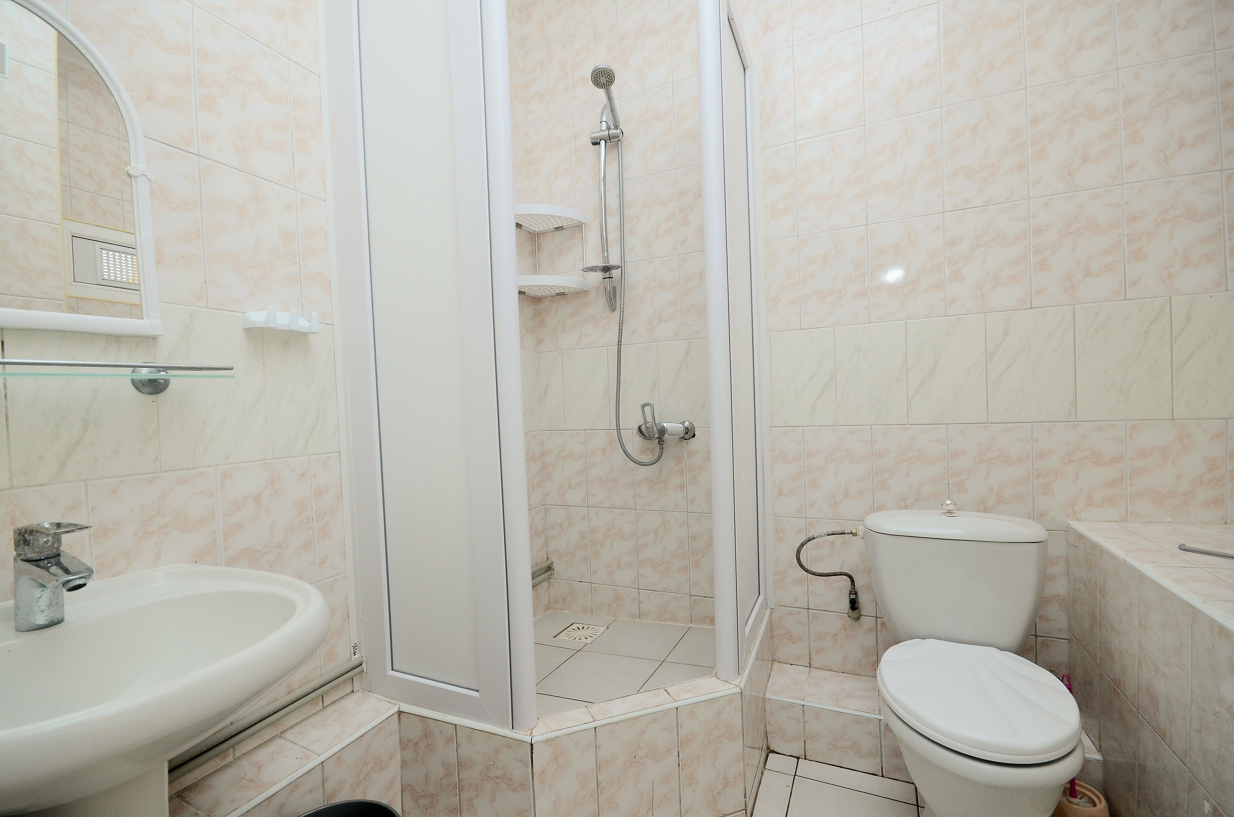 Cемейный номер с собственной ванной комнатой