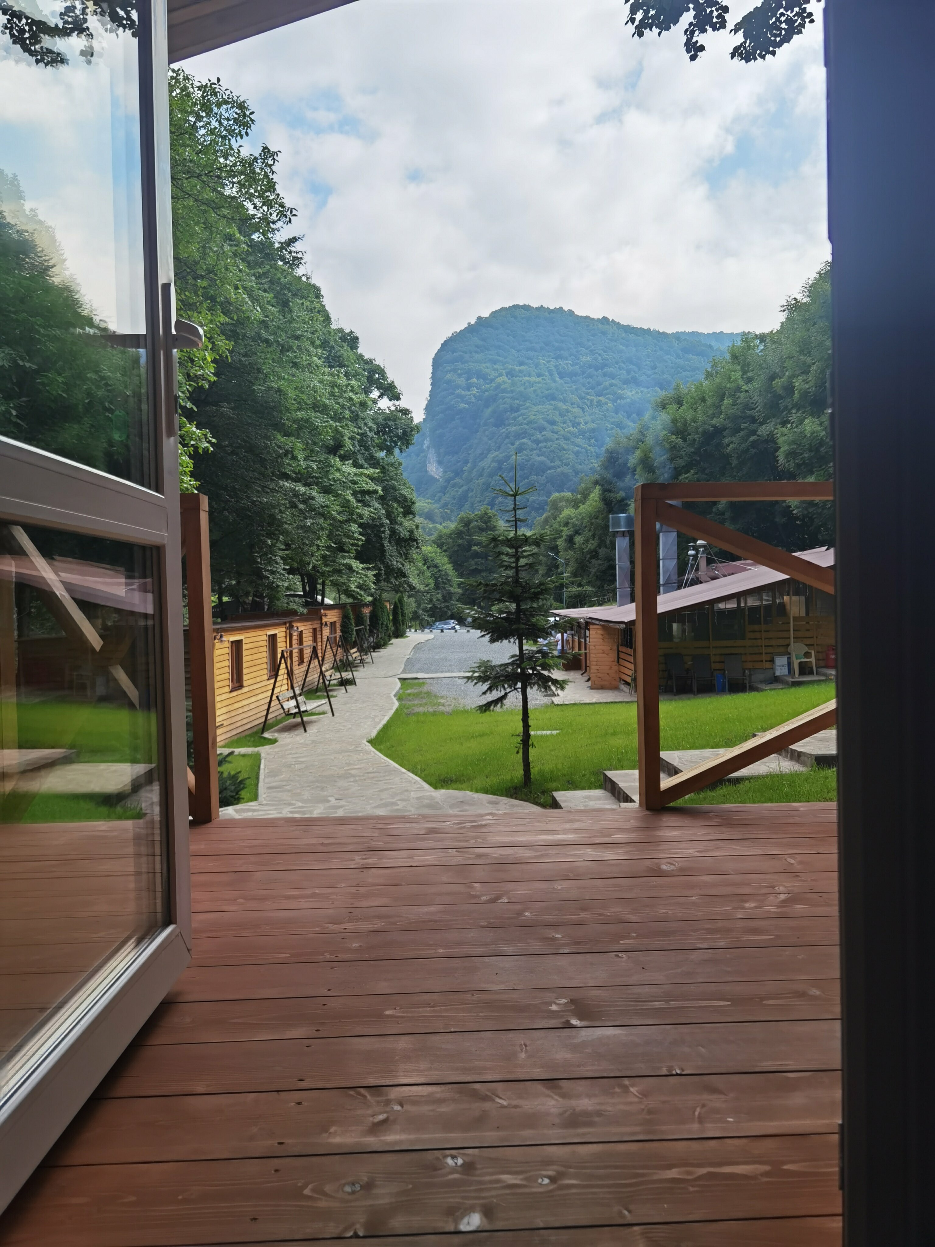 Cемейный номер с собственной ванной комнатой