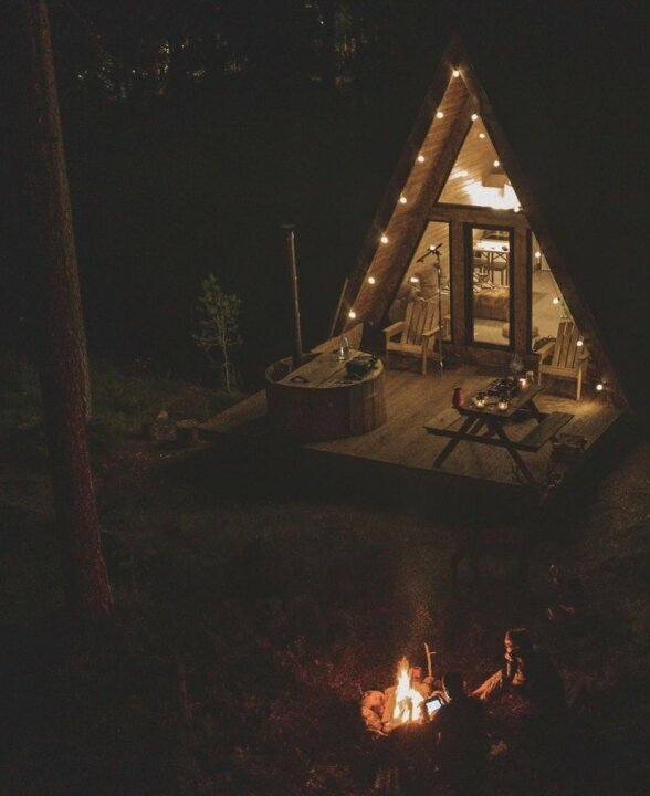 Розовый домик с купелью