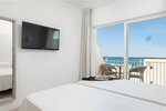 Двухместный номер с 1 двуспальной кроватью, балкон, вид на залив в Hotel Atolon