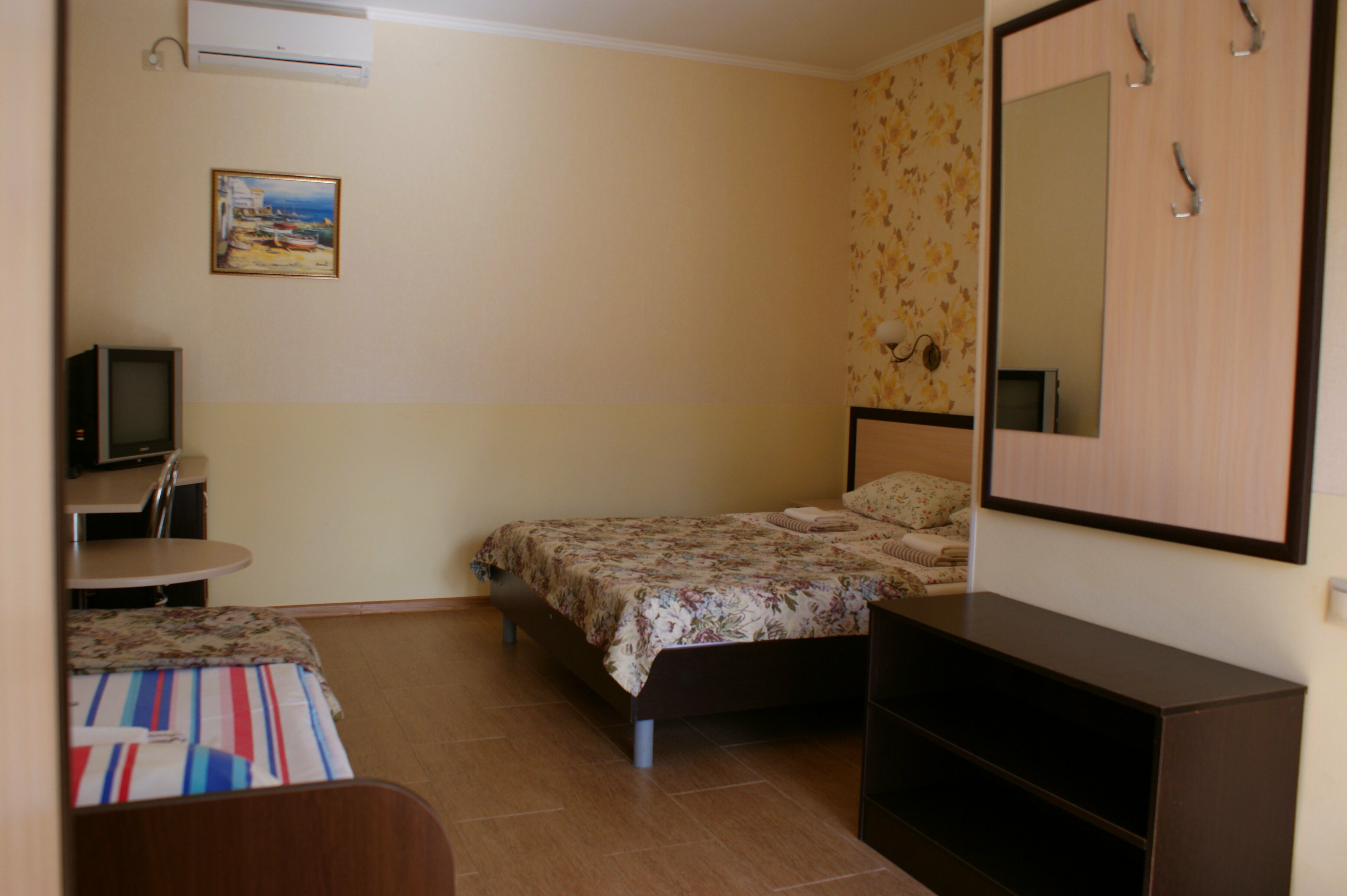 Трехместный номер с террасой