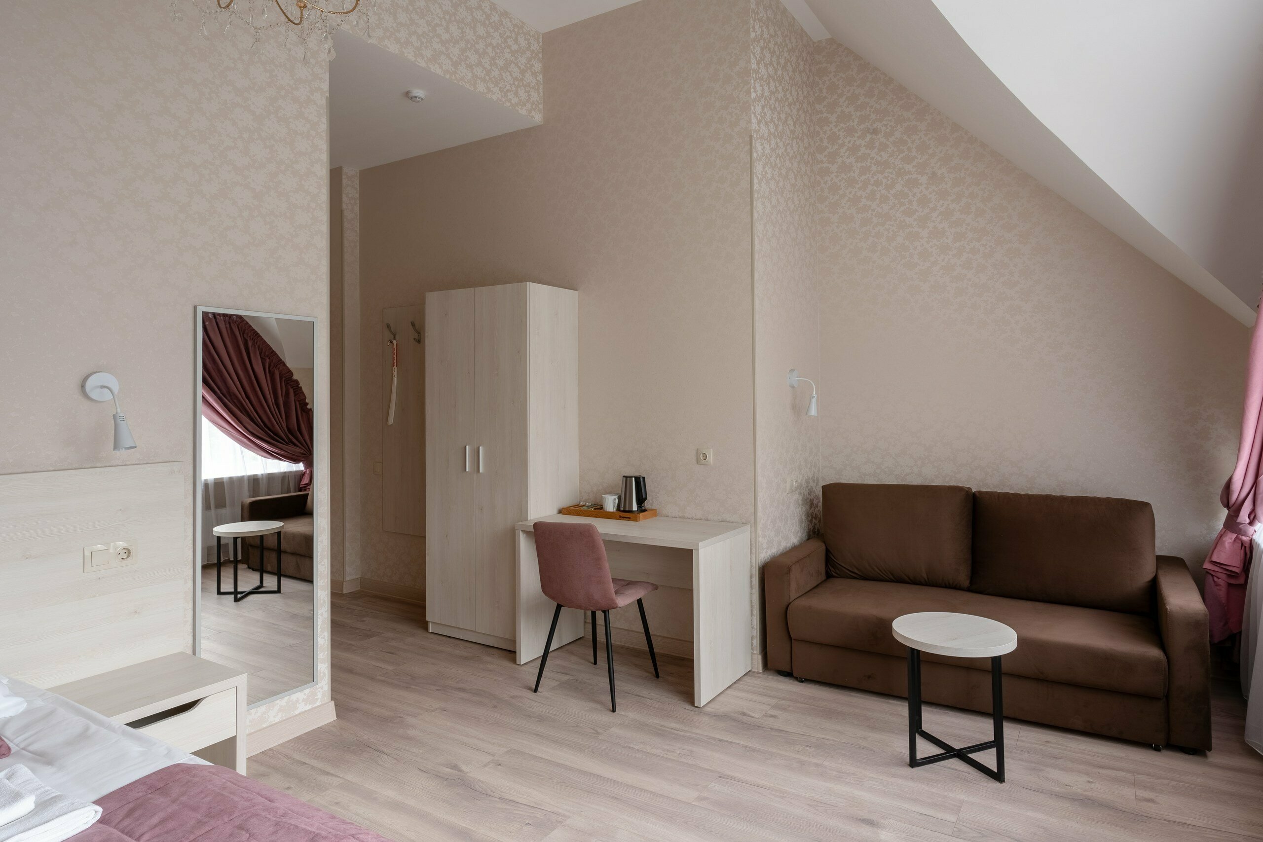 № 302 Семейный Люкс с диваном