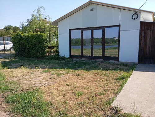 Номер-студия с видом на озеро в Северский Донец