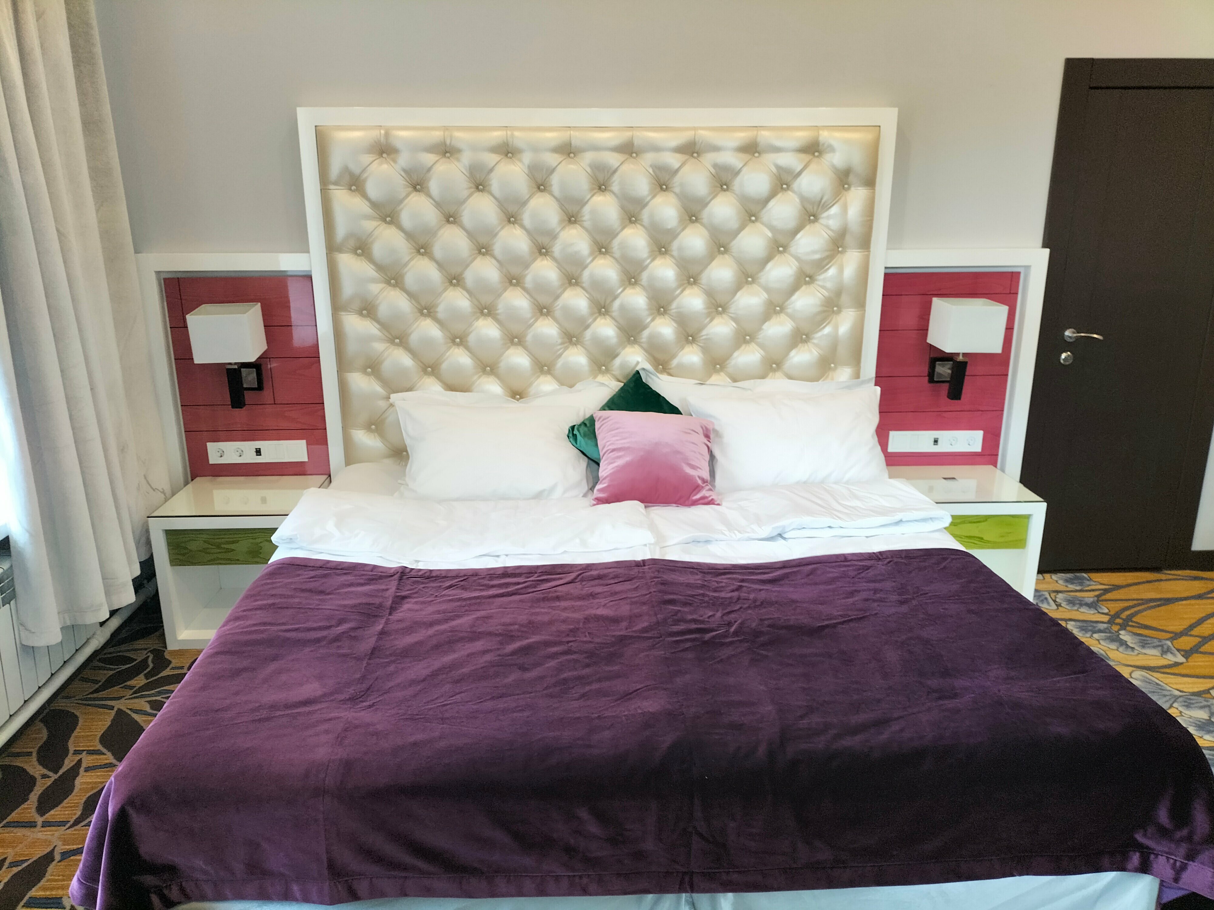 Улучшенный номер с кроватью размера «king-size»