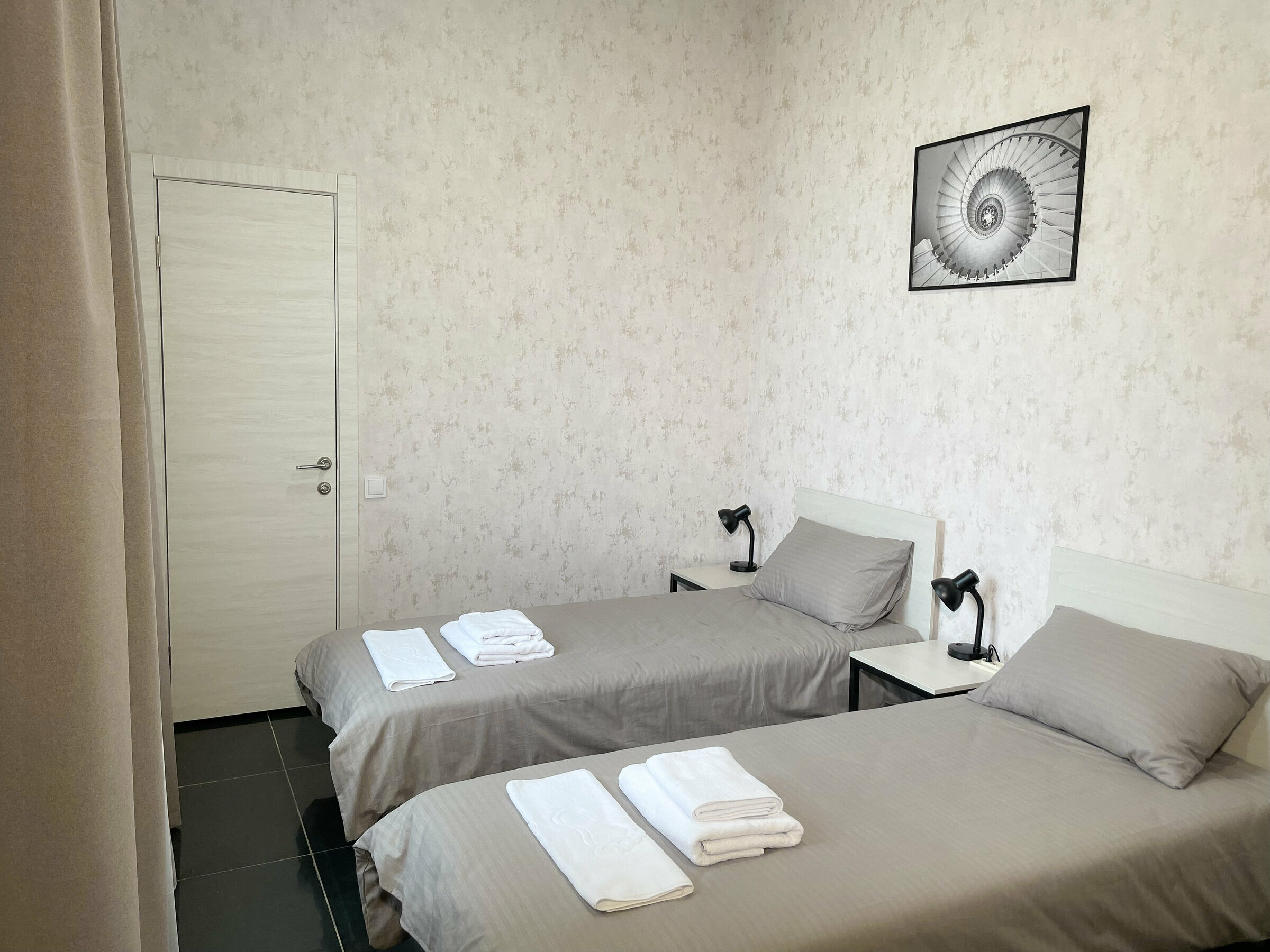 Двухместный номер с 2 отдельными кроватями и душем