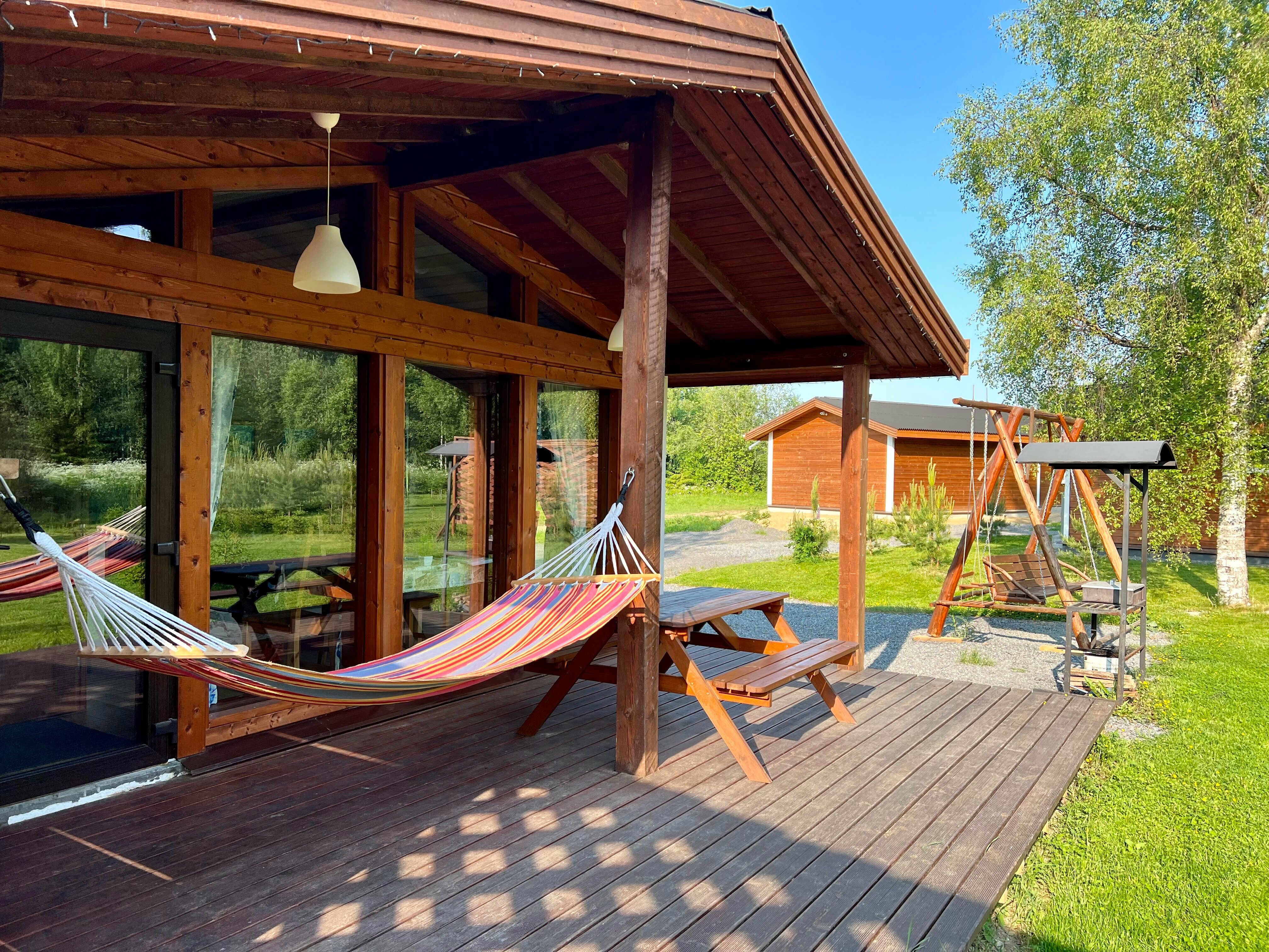 Коттедж с панорамным остеклением, с сауной, на 4х гостей.