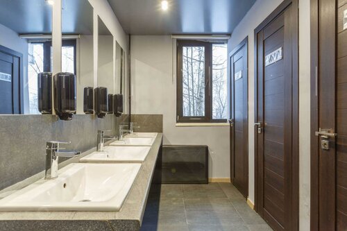 Кровать в общем номере для мужчин в На Рубле