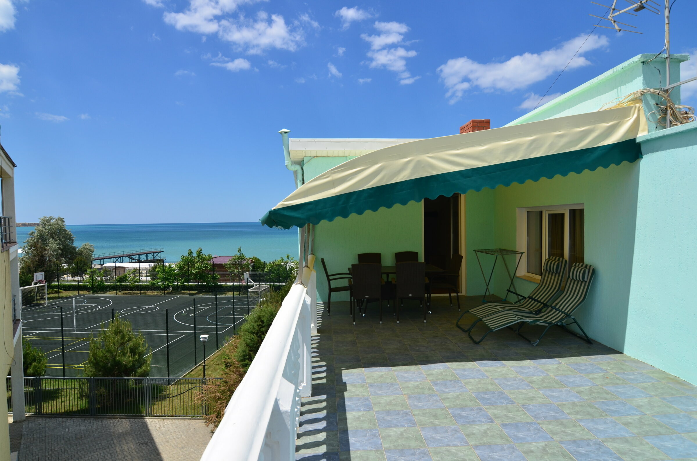 Апартаменты-студия с видом на море