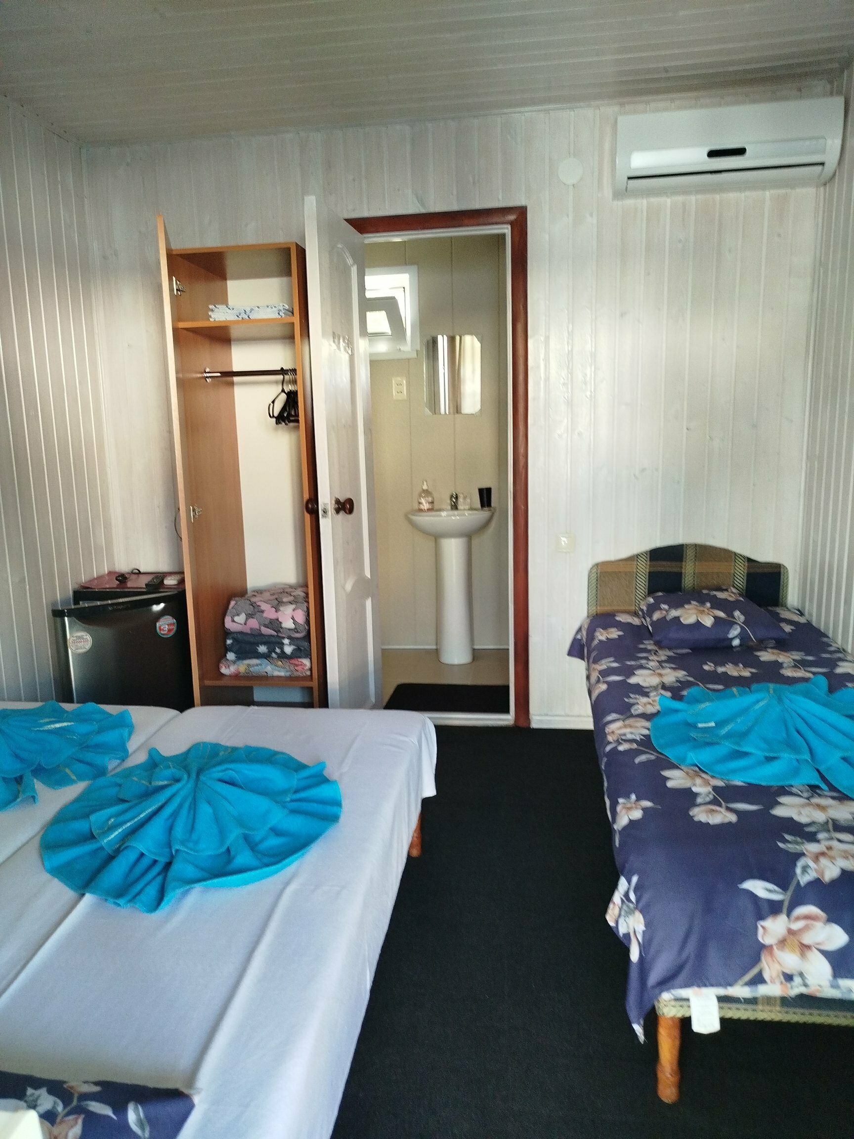 Трехместный номер с видом на бассейн