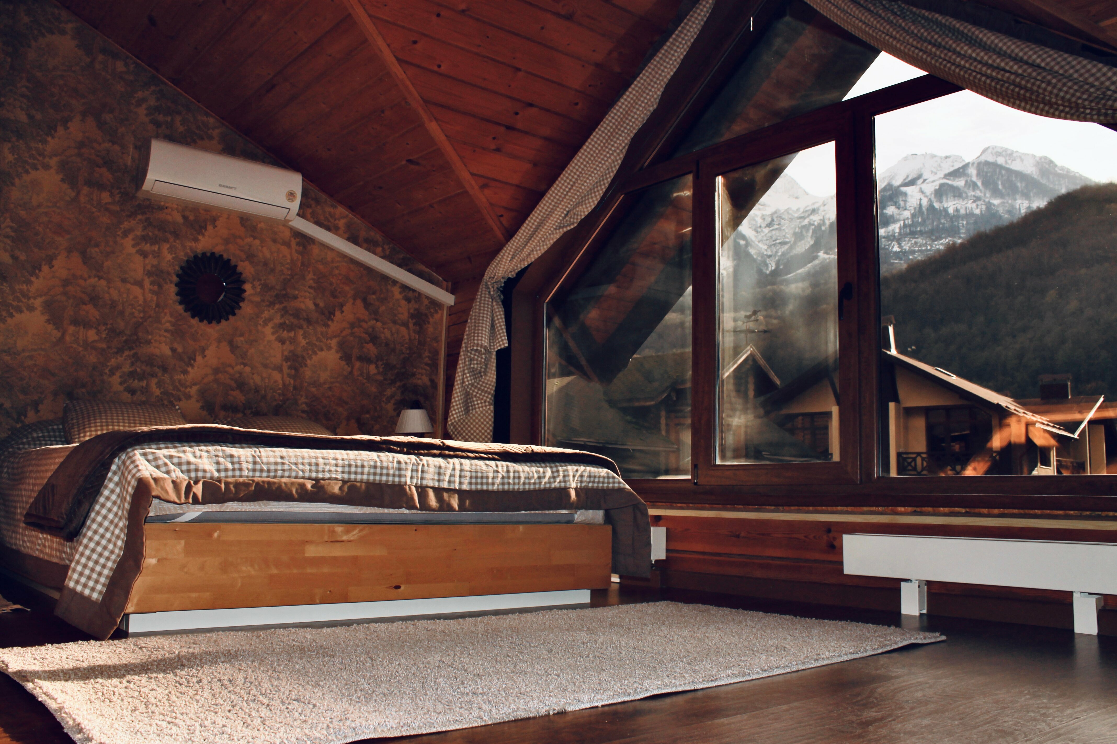 Четырехместный номер с видом на горы