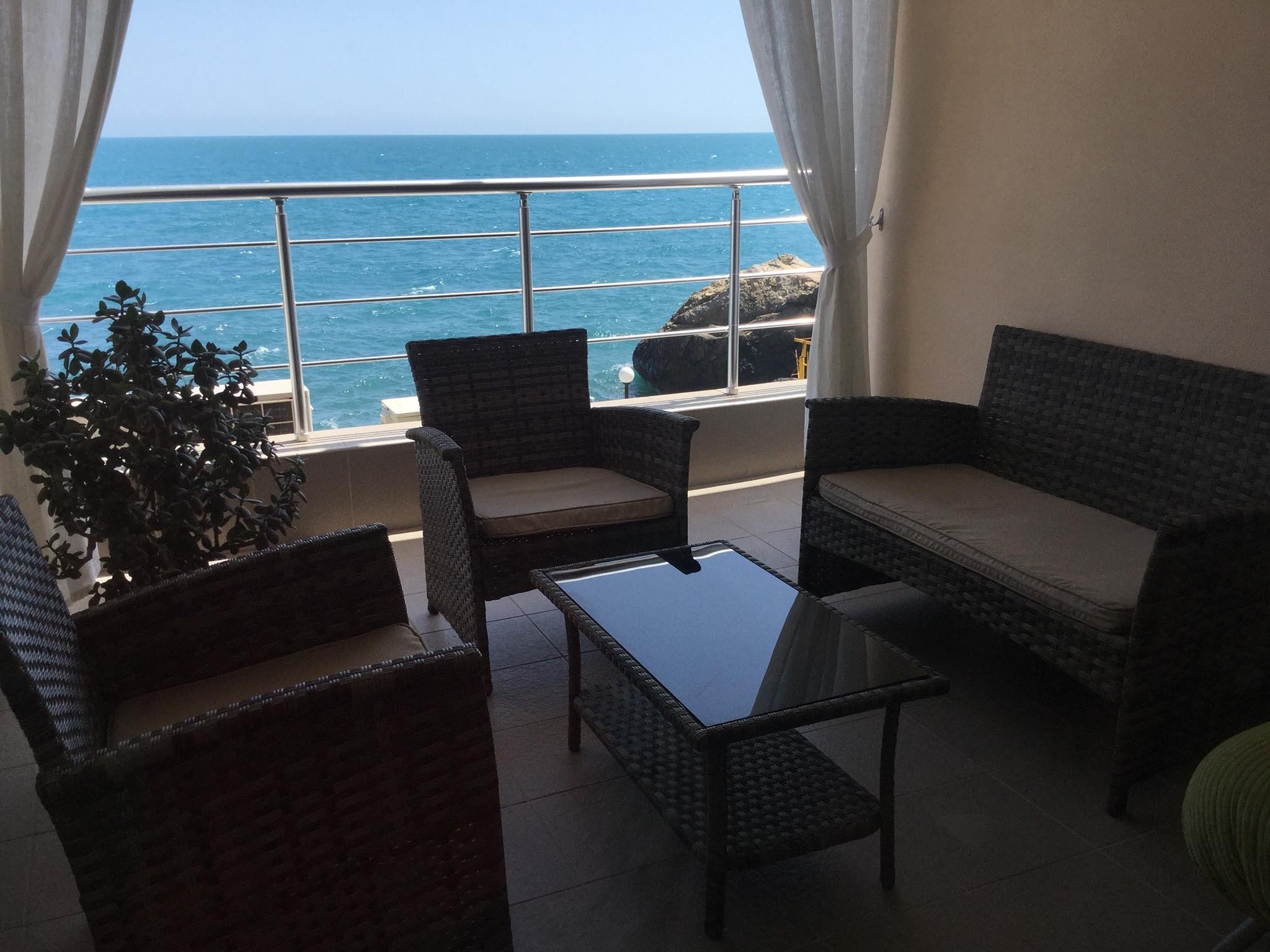 Апартаменты-студия с видом на море