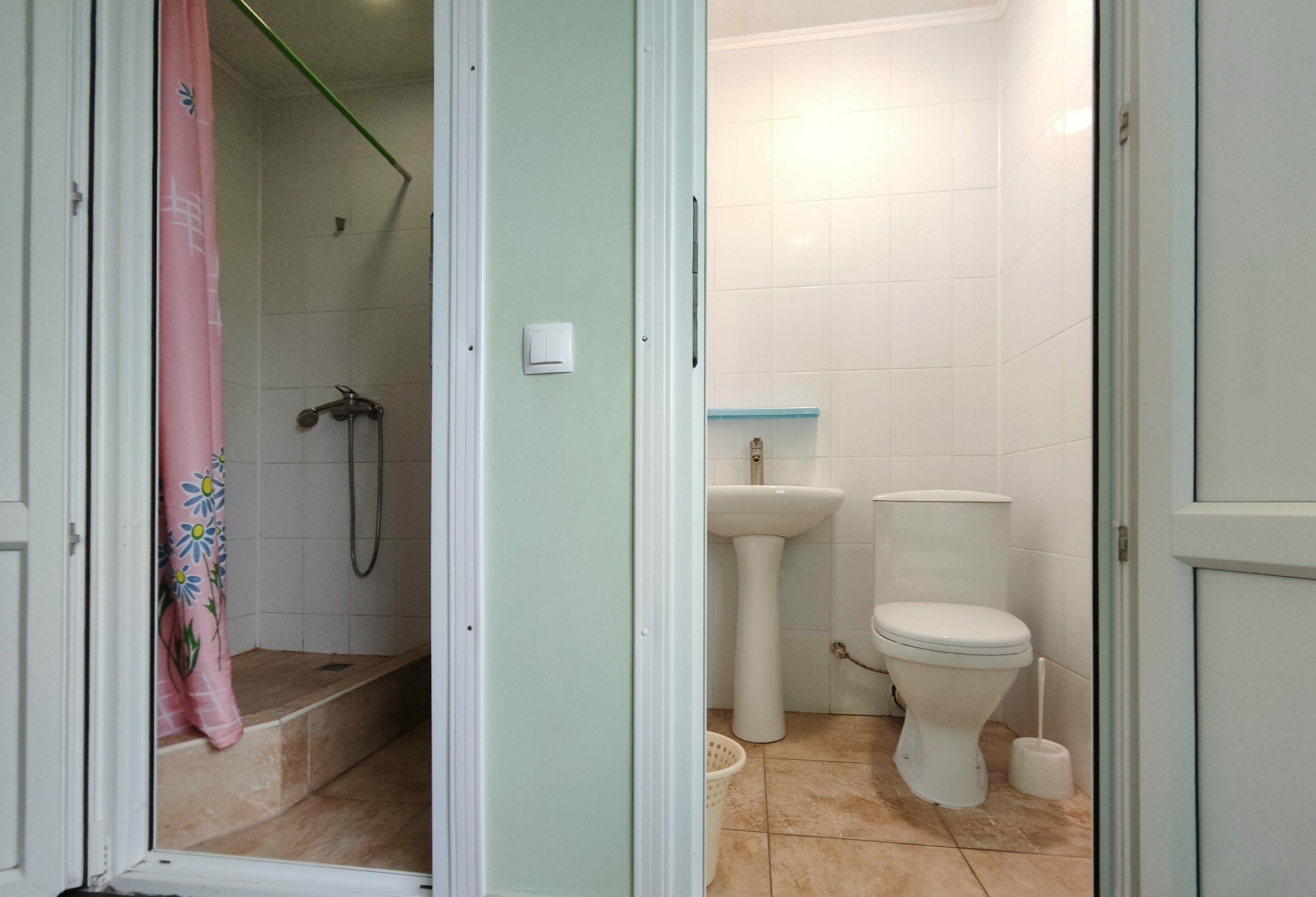 Трехместный номер с общим туалетом