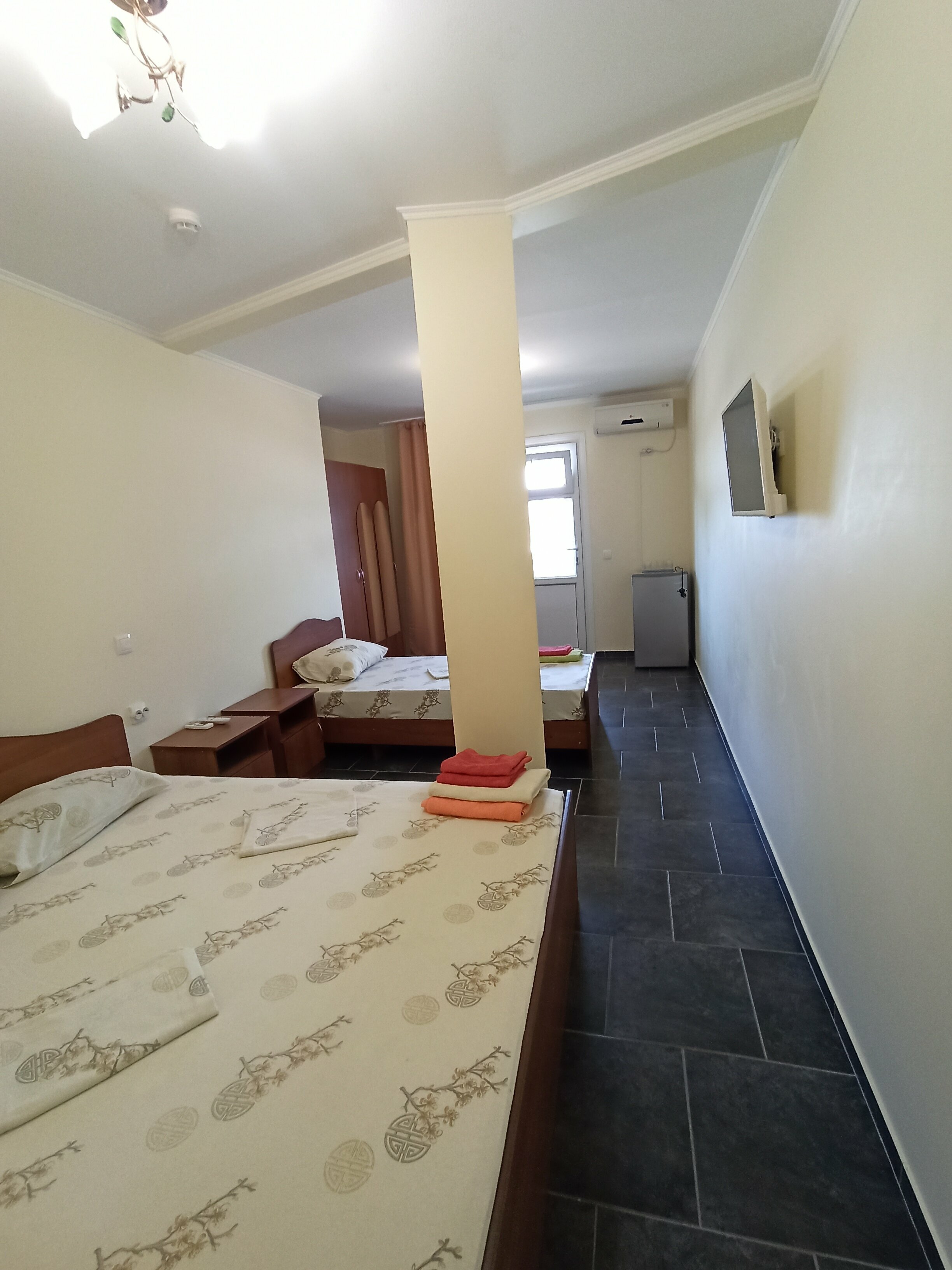 Трехместный номер с общим туалетом