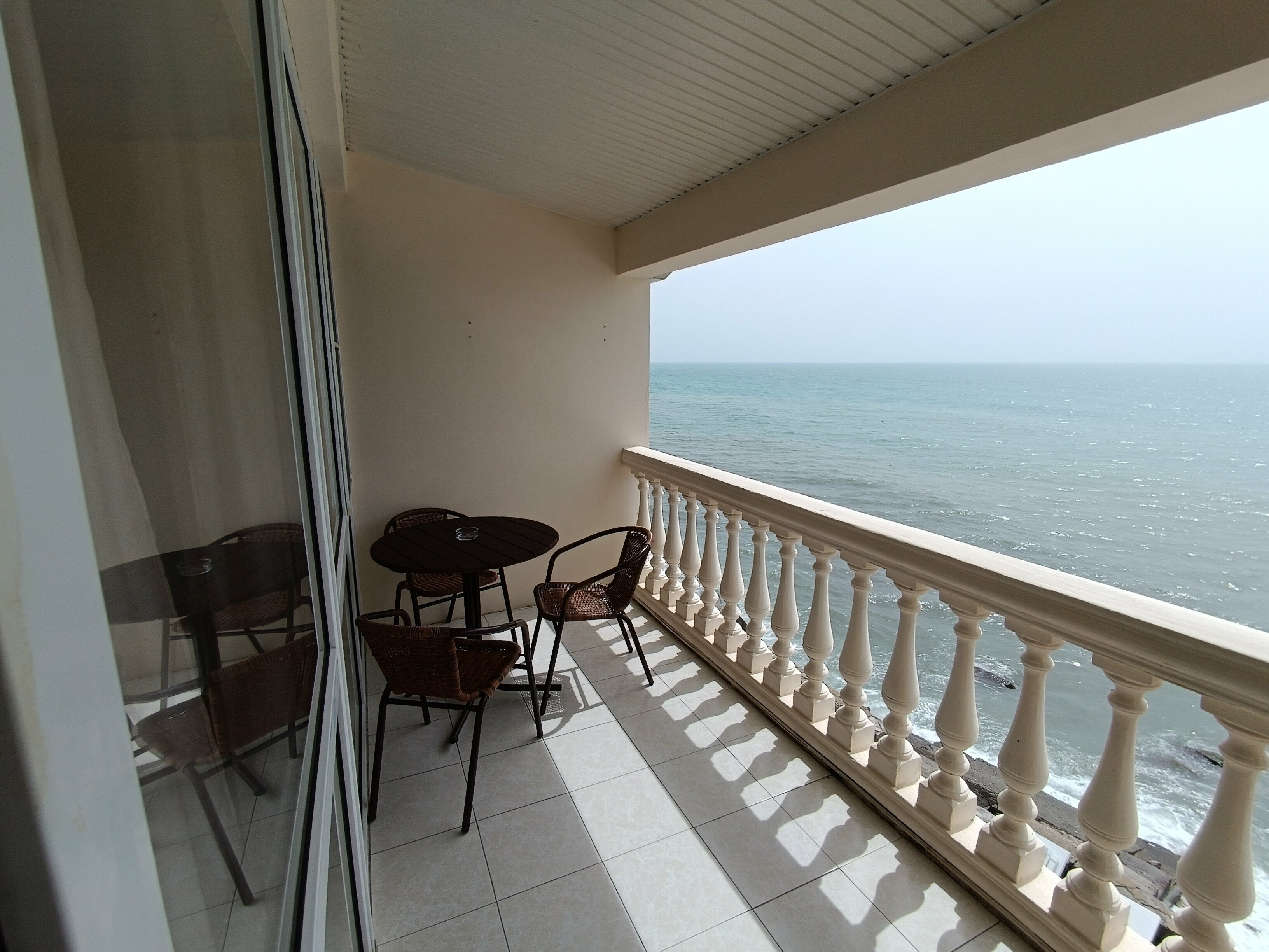 Трехместный номер с балконом