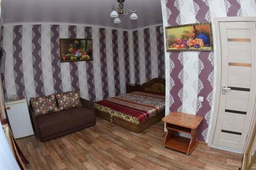Трехместный номер с балконом в Роман