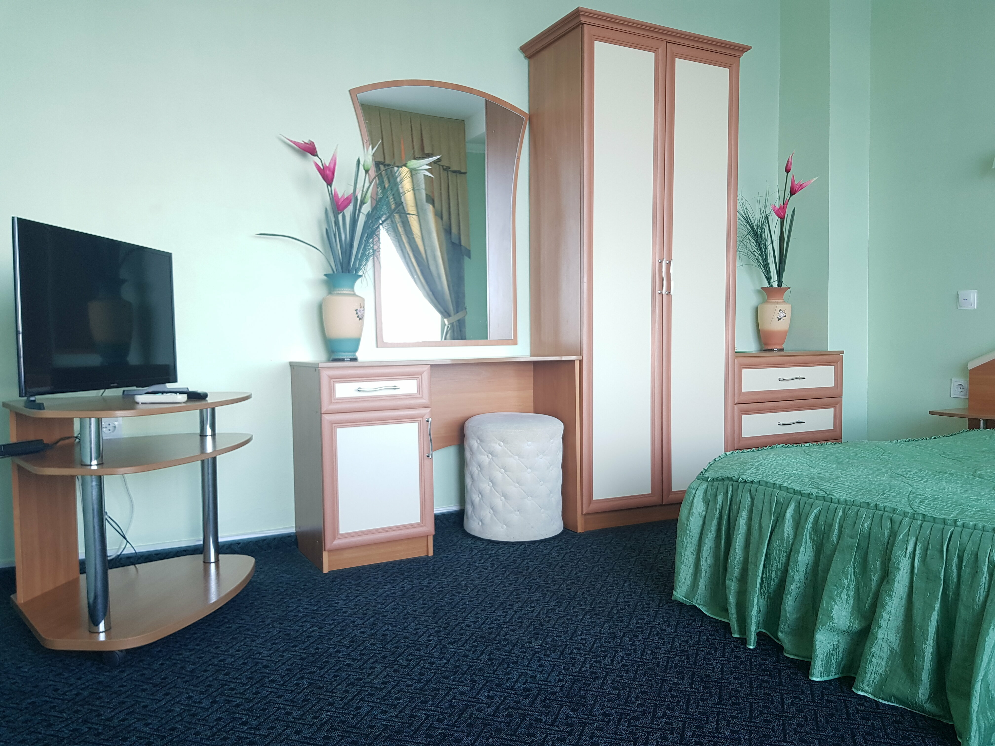 Двухкомнатный Люкс с двумя балконами и прямым видом на море