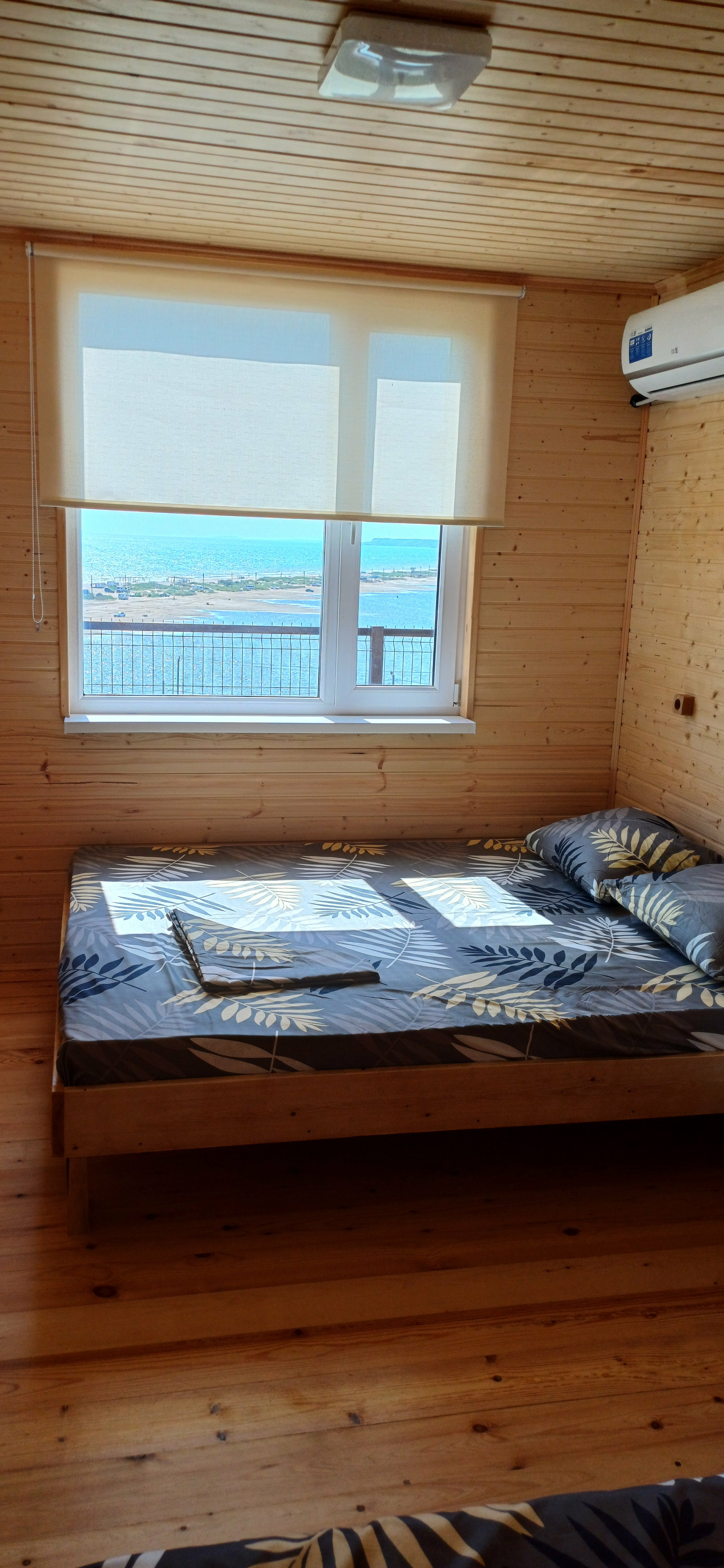 Улучшенный трехместный номер с видом на море