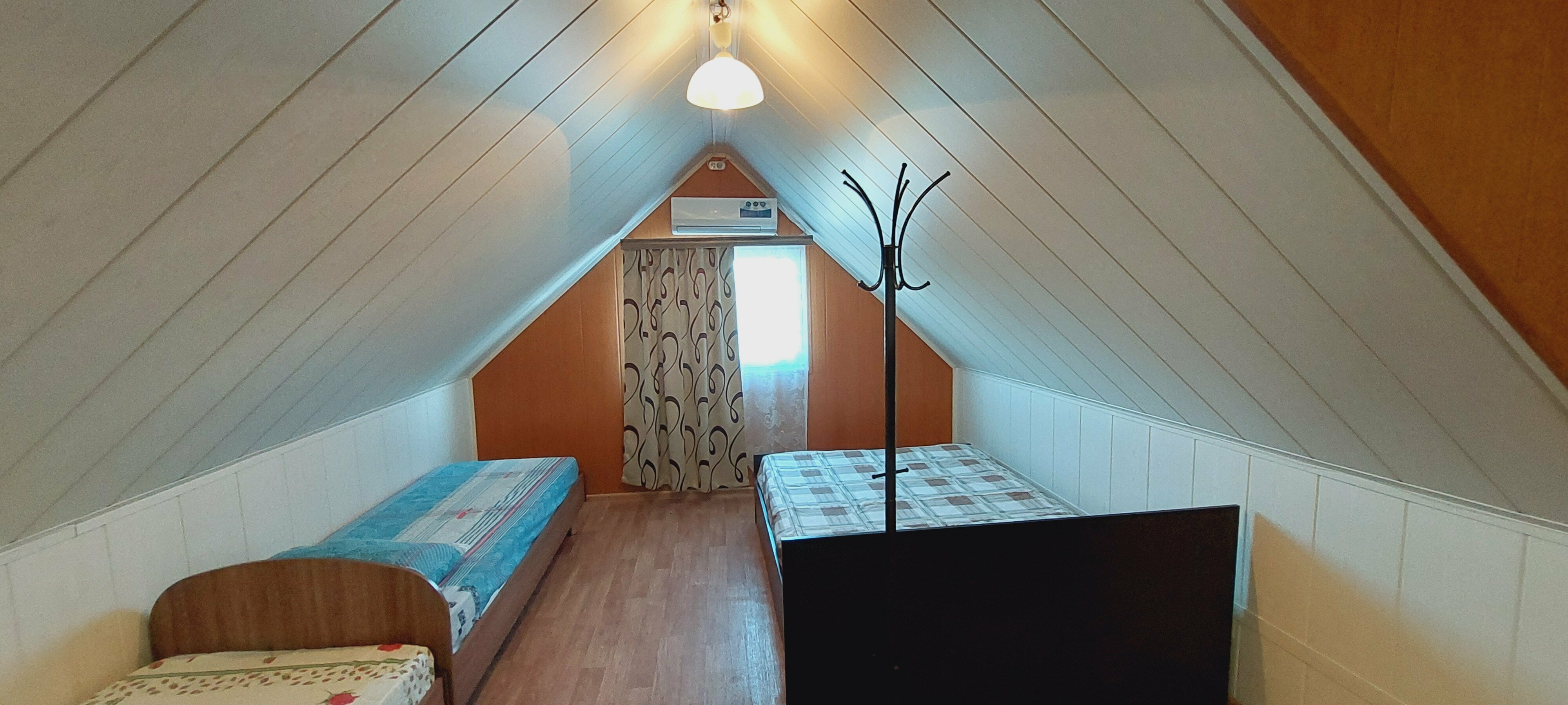 Cемейный номер с собственной ванной комнатой